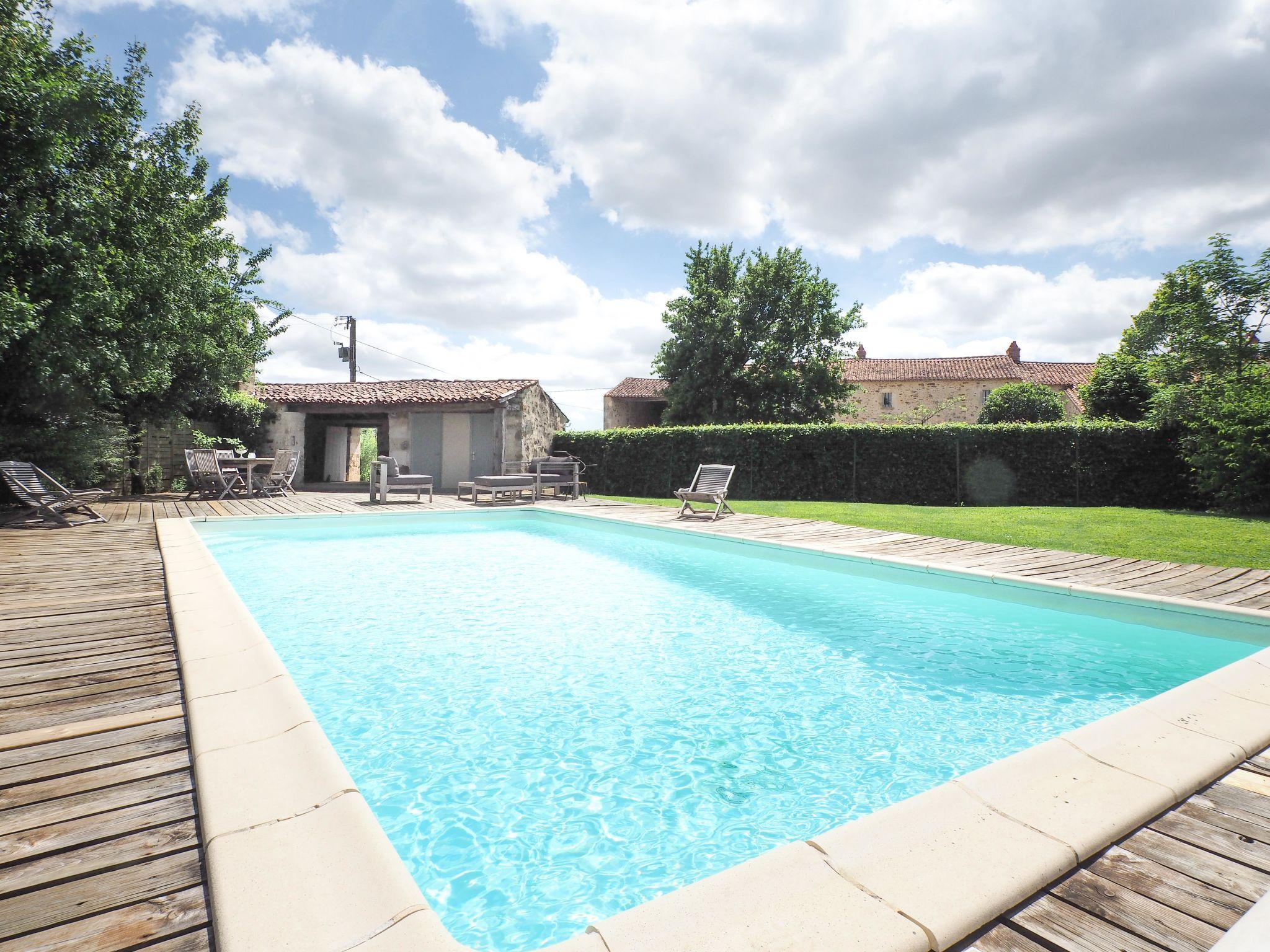 Photo 2 - 3 bedroom House in Saint-Laurent-de-la-Salle with swimming pool and garden