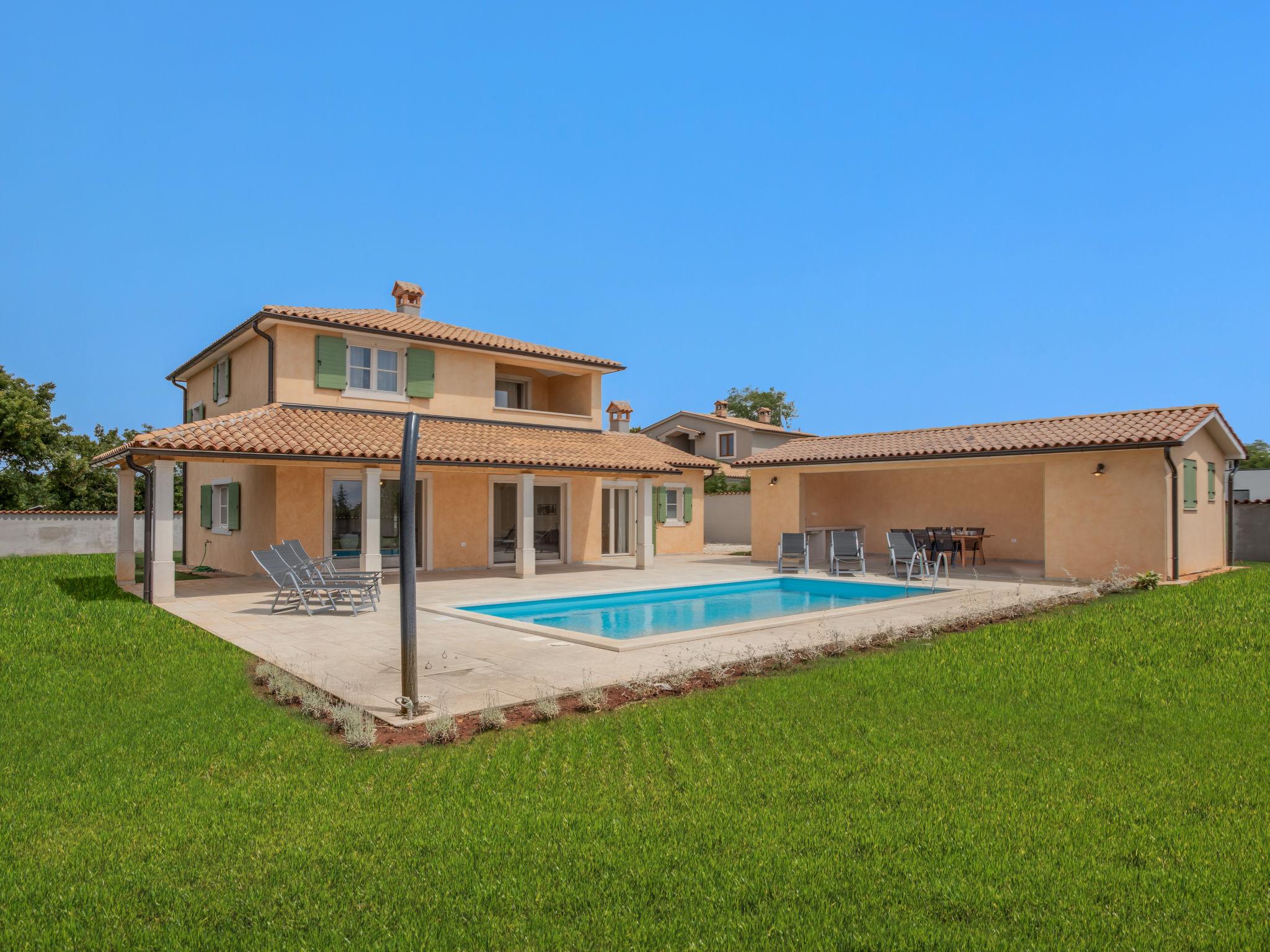 Foto 1 - Casa de 3 quartos em Svetvinčenat com piscina privada e vistas do mar