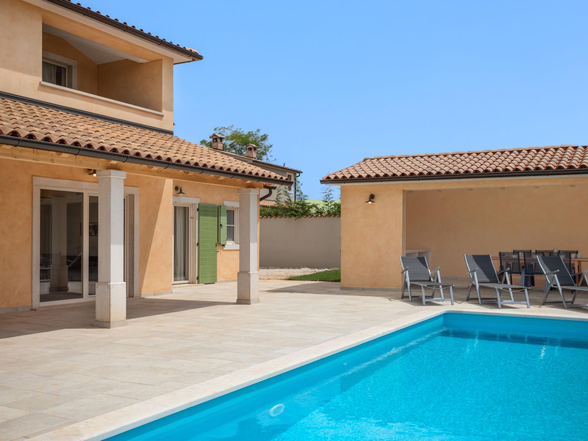 Photo 7 - Maison de 3 chambres à Svetvinčenat avec piscine privée et jardin