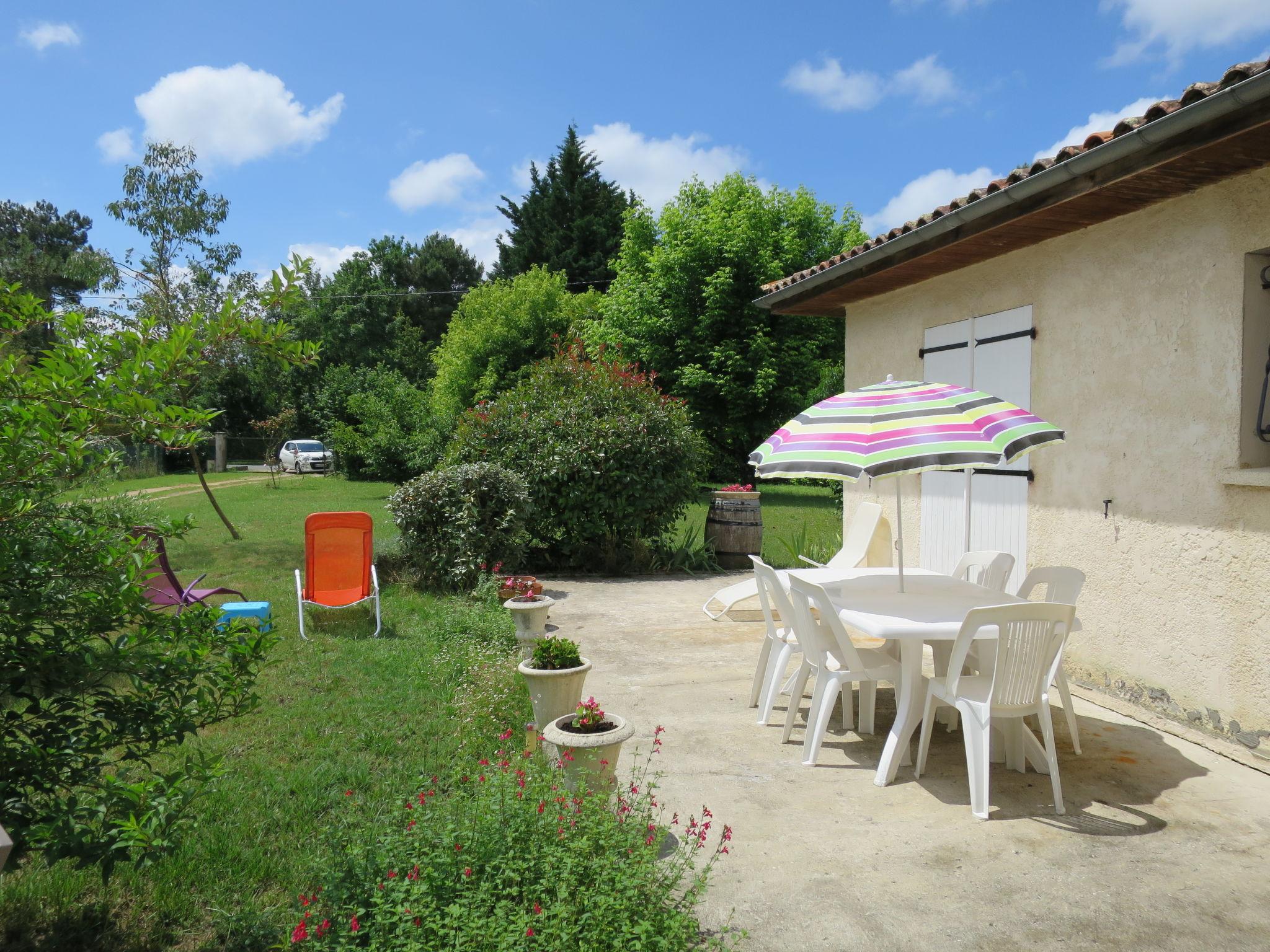 Foto 20 - Casa de 2 quartos em Gaillan-en-Médoc com jardim e terraço