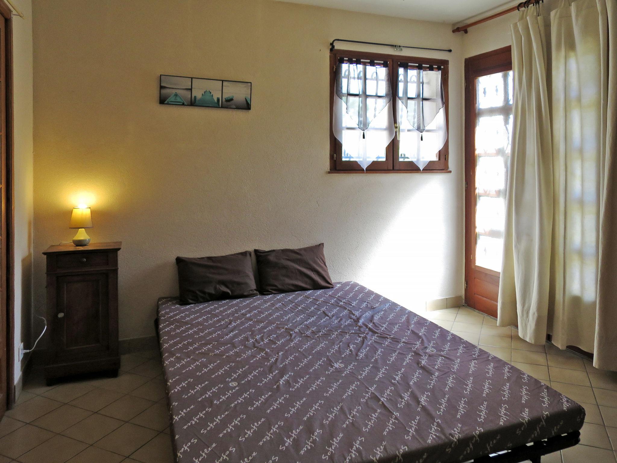 Photo 15 - Maison de 2 chambres à Gaillan-en-Médoc avec jardin et terrasse