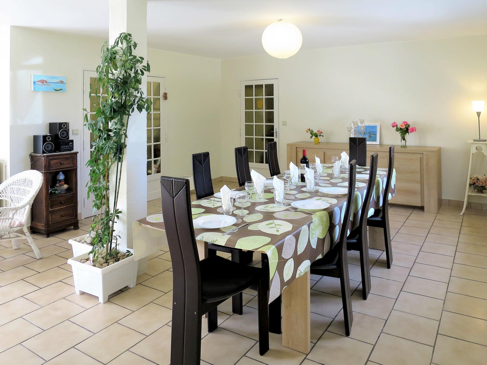 Photo 10 - Maison de 2 chambres à Gaillan-en-Médoc avec piscine privée et jardin