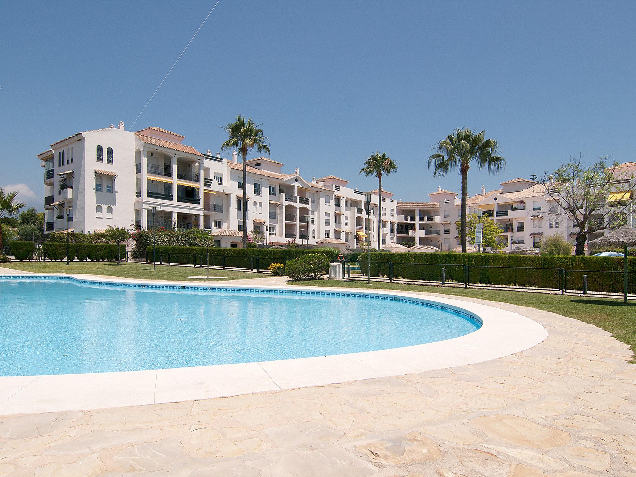 Photo 20 - Appartement de 2 chambres à Marbella avec piscine et vues à la mer