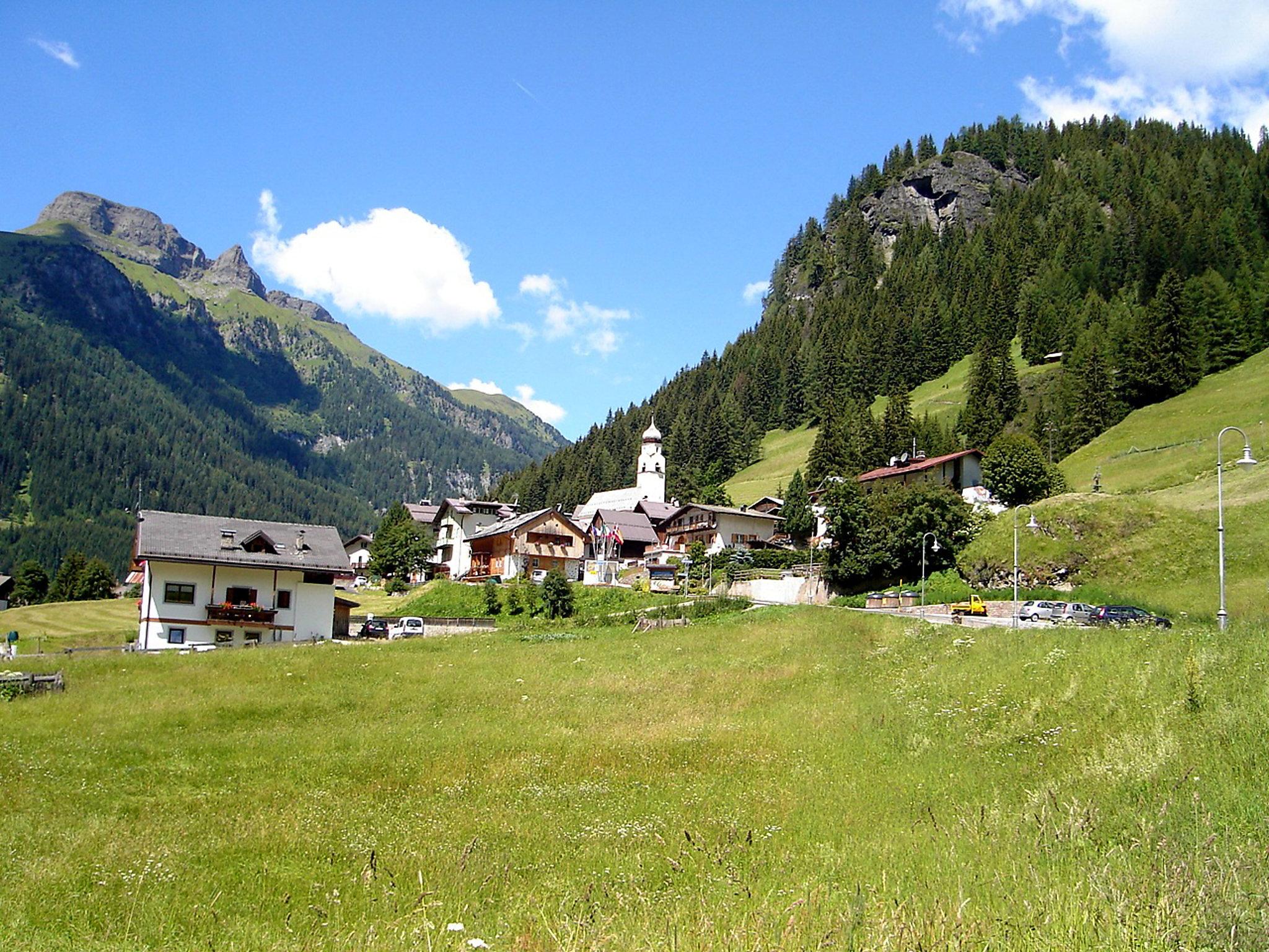 Foto 15 - Appartamento con 2 camere da letto a Canazei con vista sulle montagne