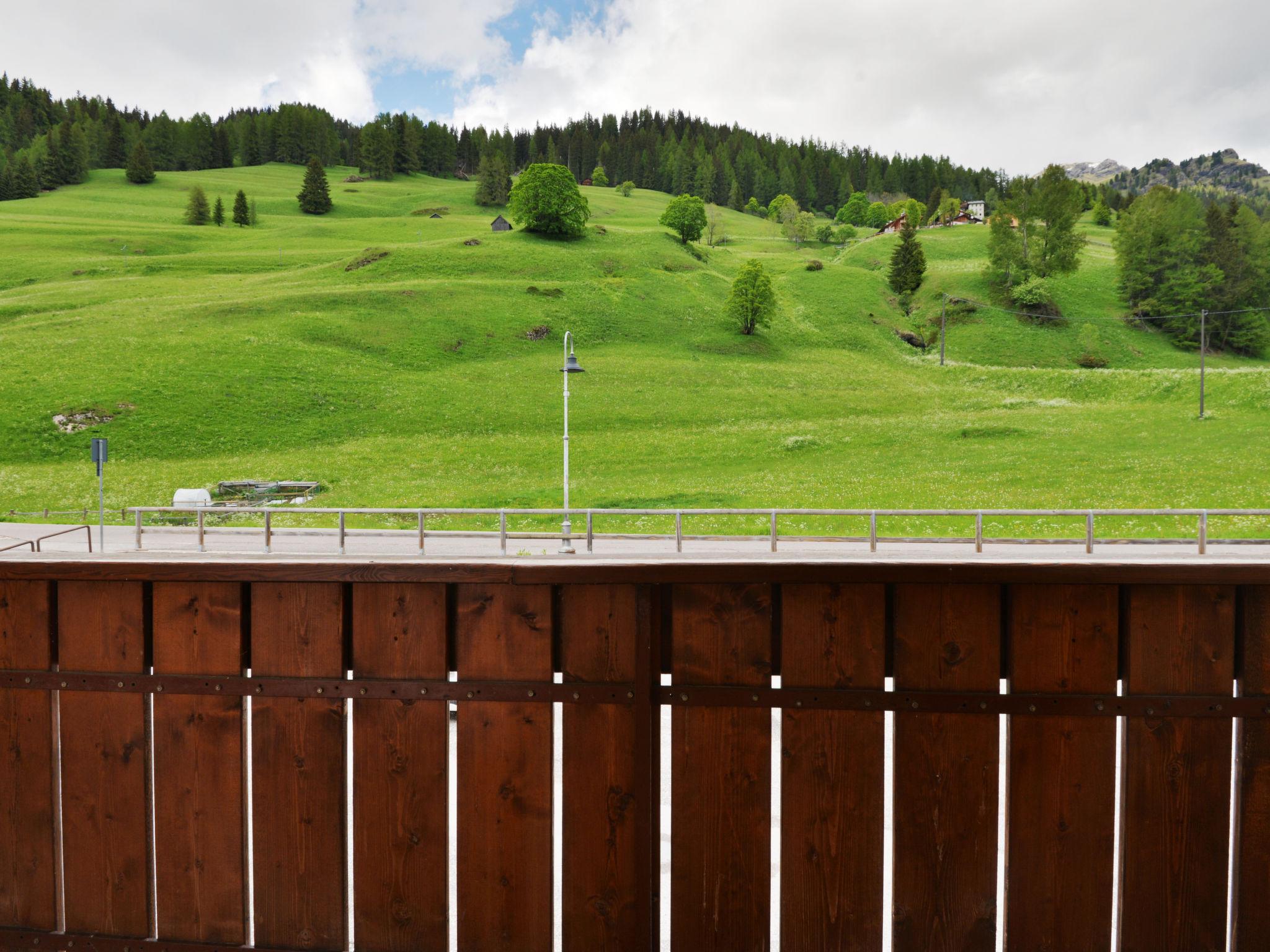 Foto 3 - Apartamento de 2 habitaciones en Canazei con vistas a la montaña