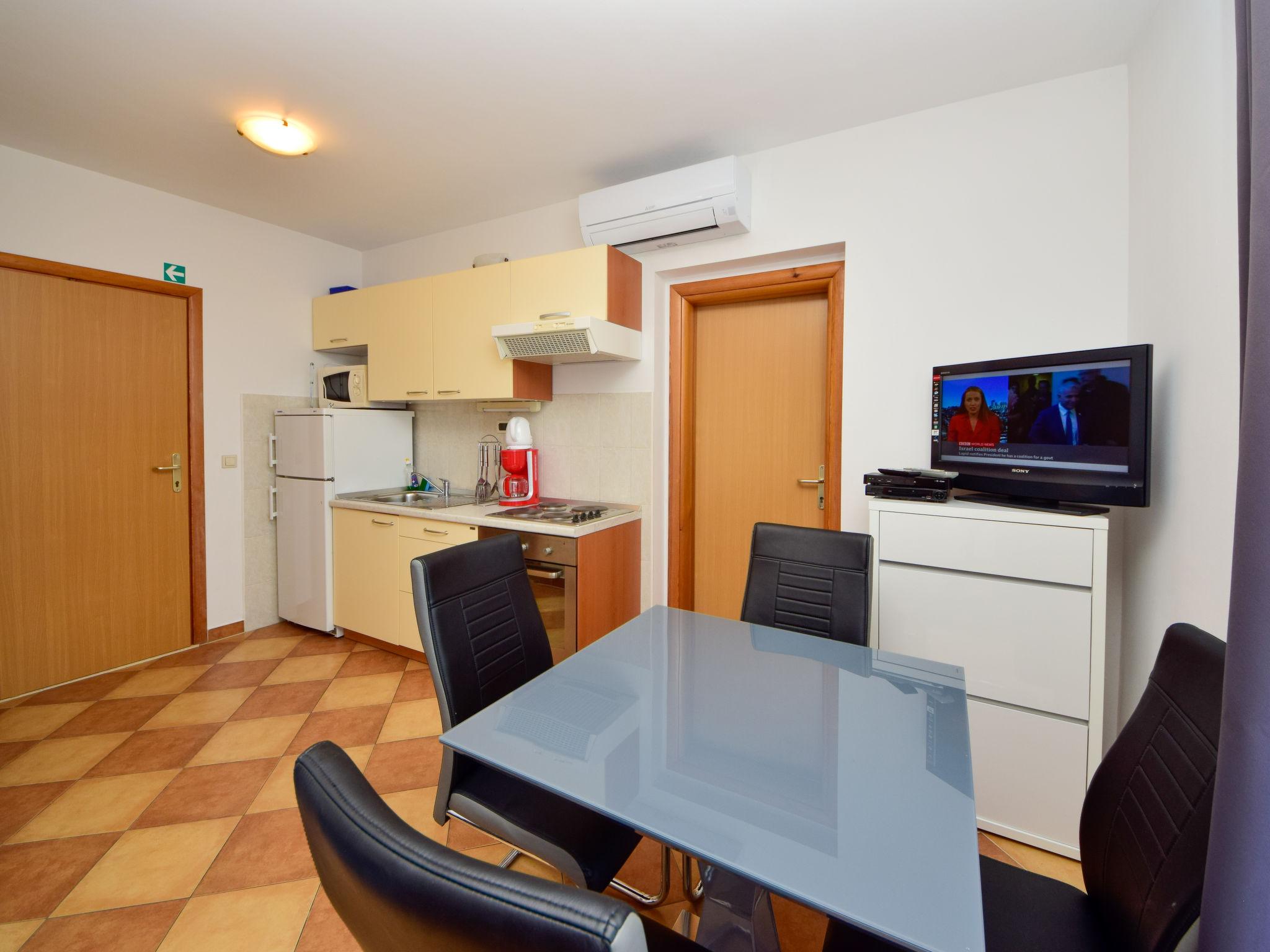 Photo 7 - 2 bedroom Apartment in Trogir with swimming pool and terrace