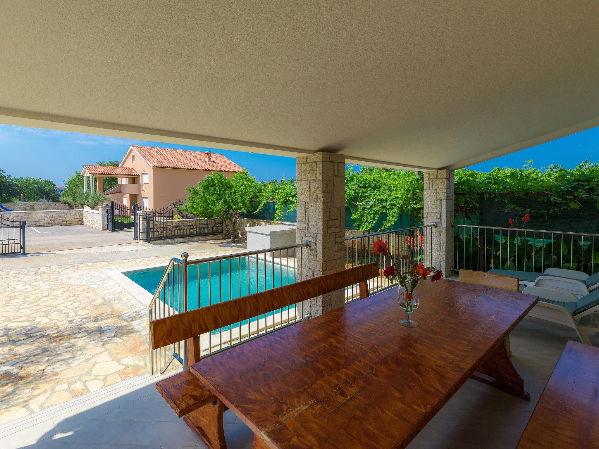 Photo 13 - Maison de 2 chambres à Vodnjan avec piscine privée et jardin