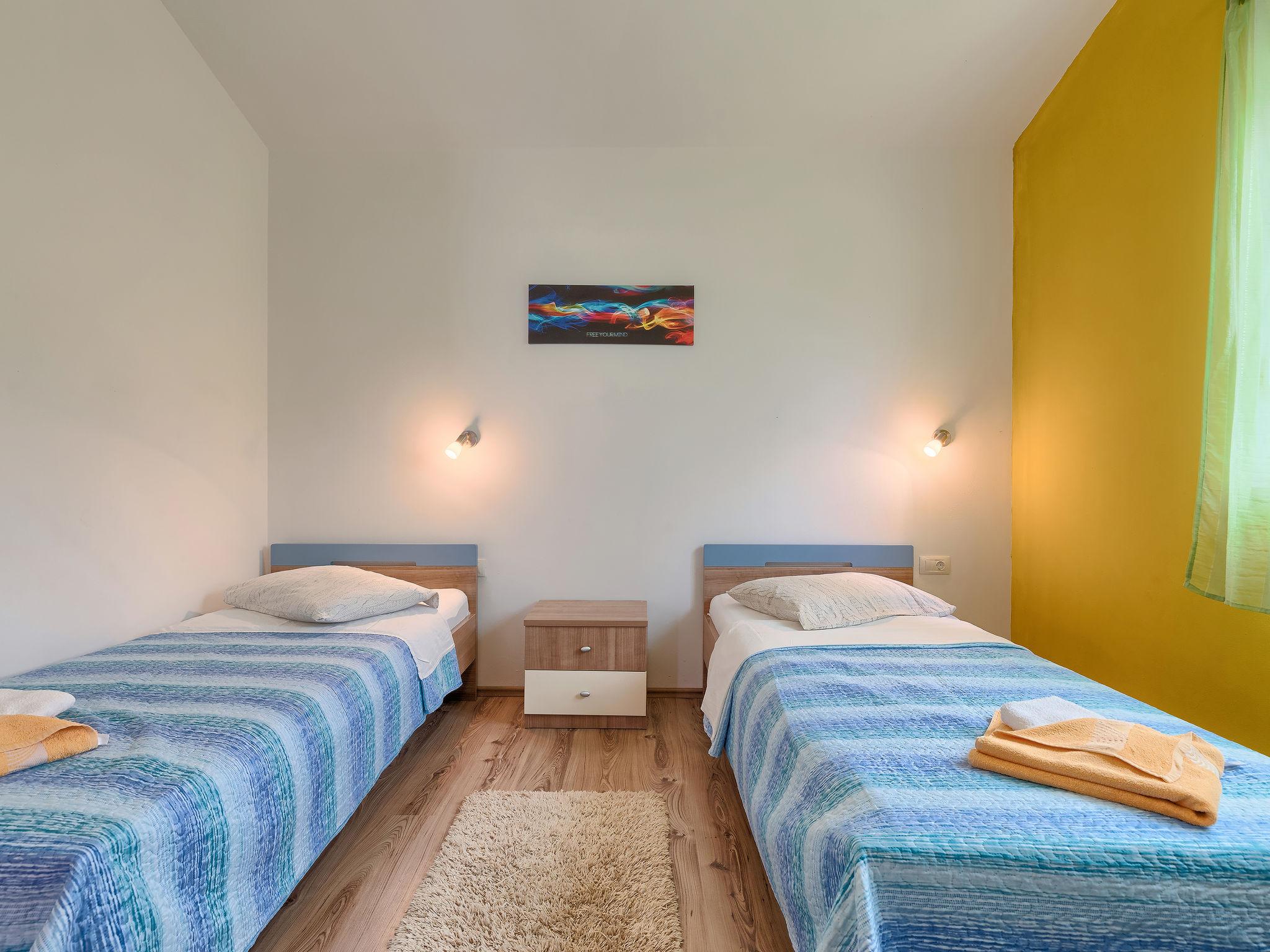 Foto 23 - Casa con 2 camere da letto a Vodnjan con piscina privata e vista mare
