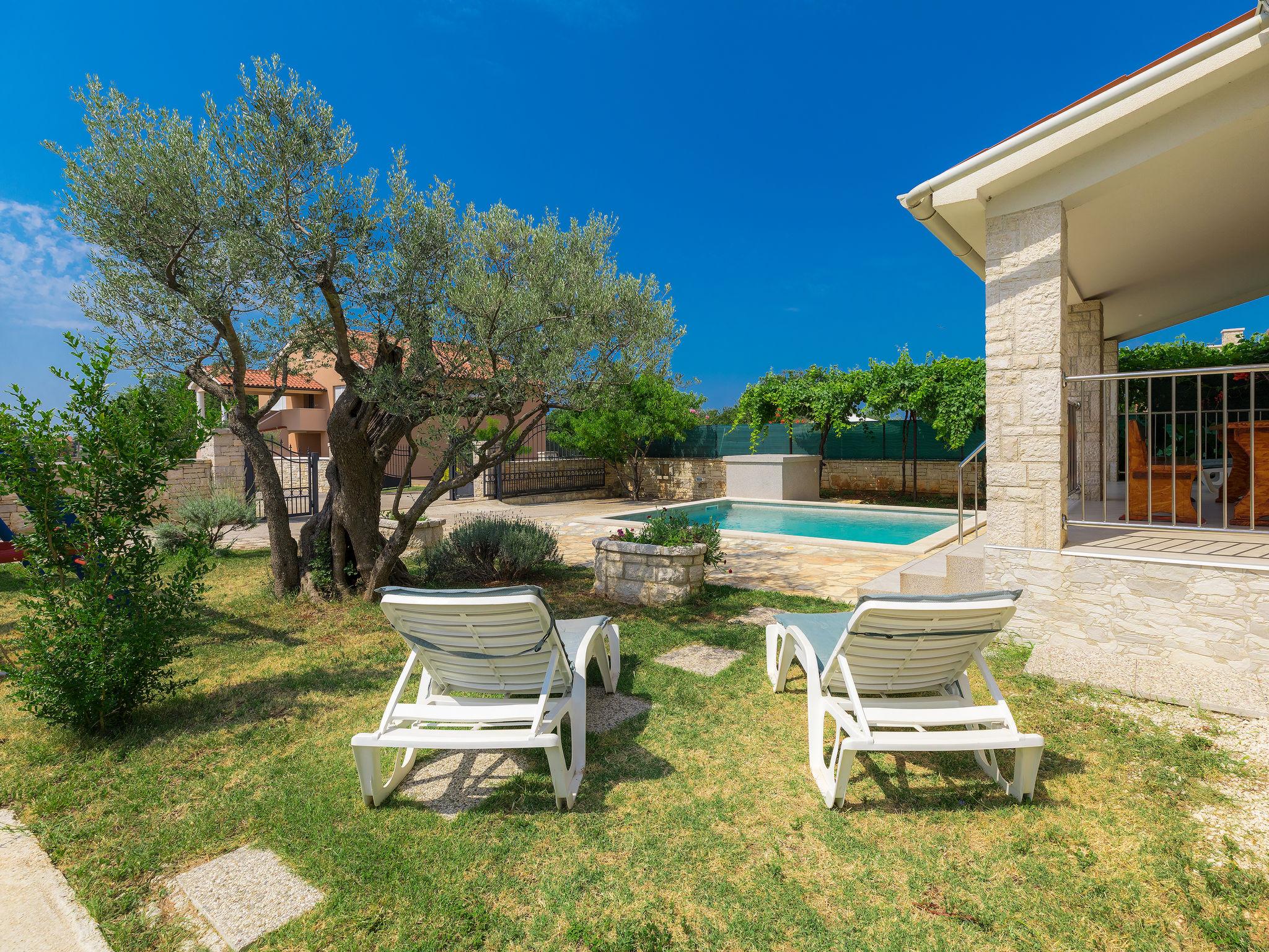 Photo 7 - Maison de 2 chambres à Vodnjan avec piscine privée et jardin