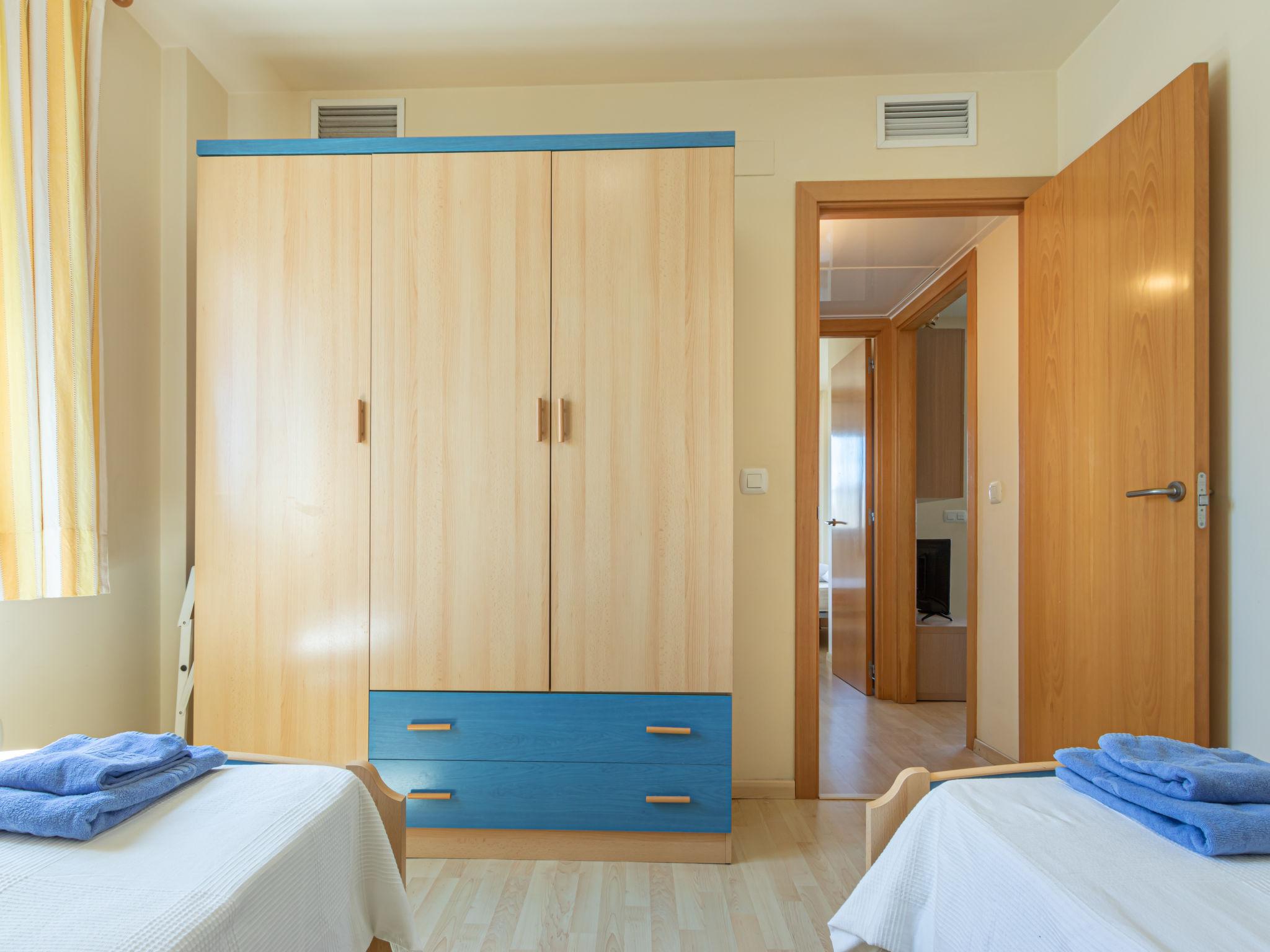 Foto 14 - Appartamento con 2 camere da letto a Roses con terrazza e vista mare