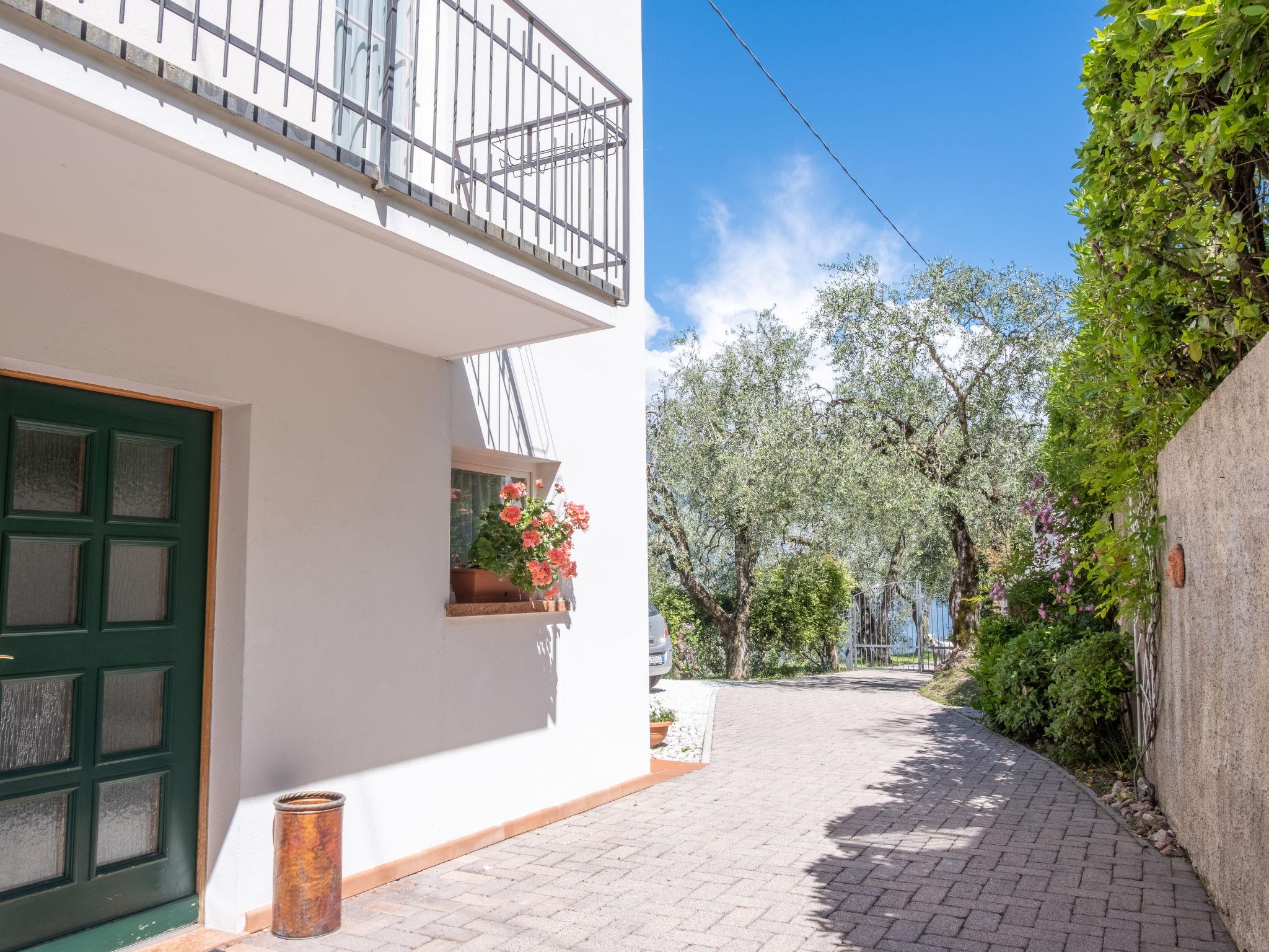 Photo 2 - Maison de 4 chambres à Malcesine avec jardin et terrasse