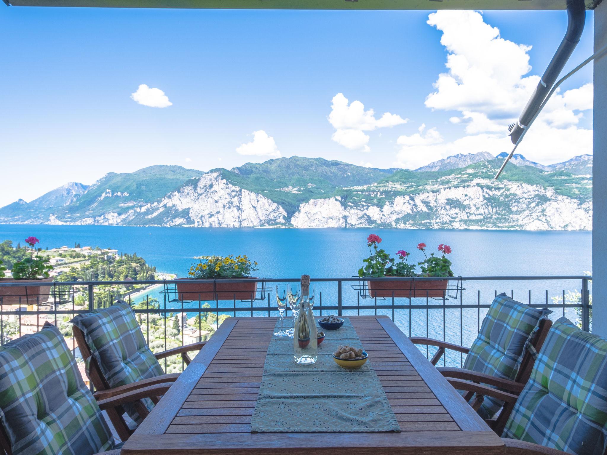 Photo 3 - 4 bedroom House in Malcesine with garden and terrace