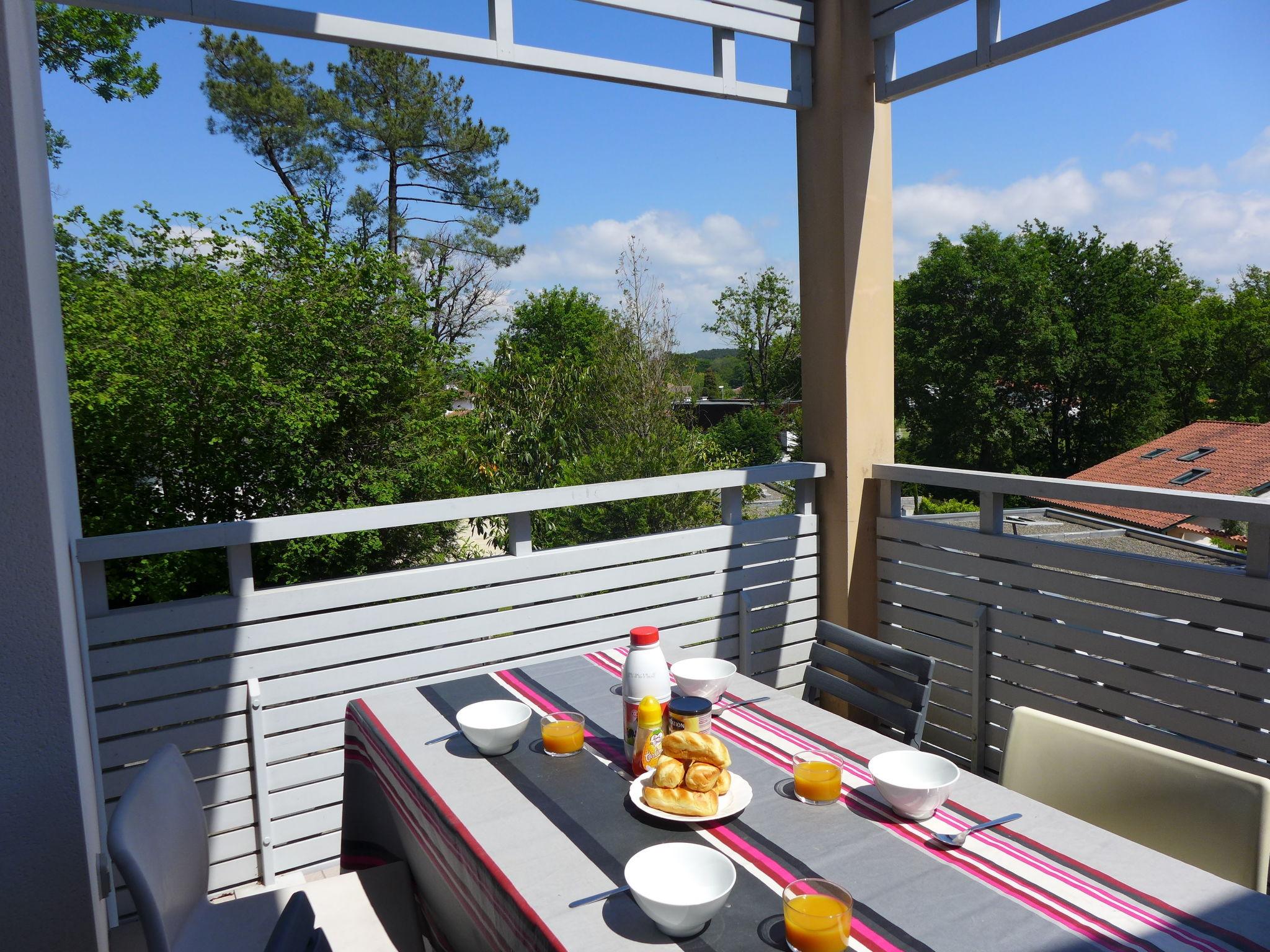 Photo 2 - 2 bedroom Apartment in Anglet with swimming pool and terrace