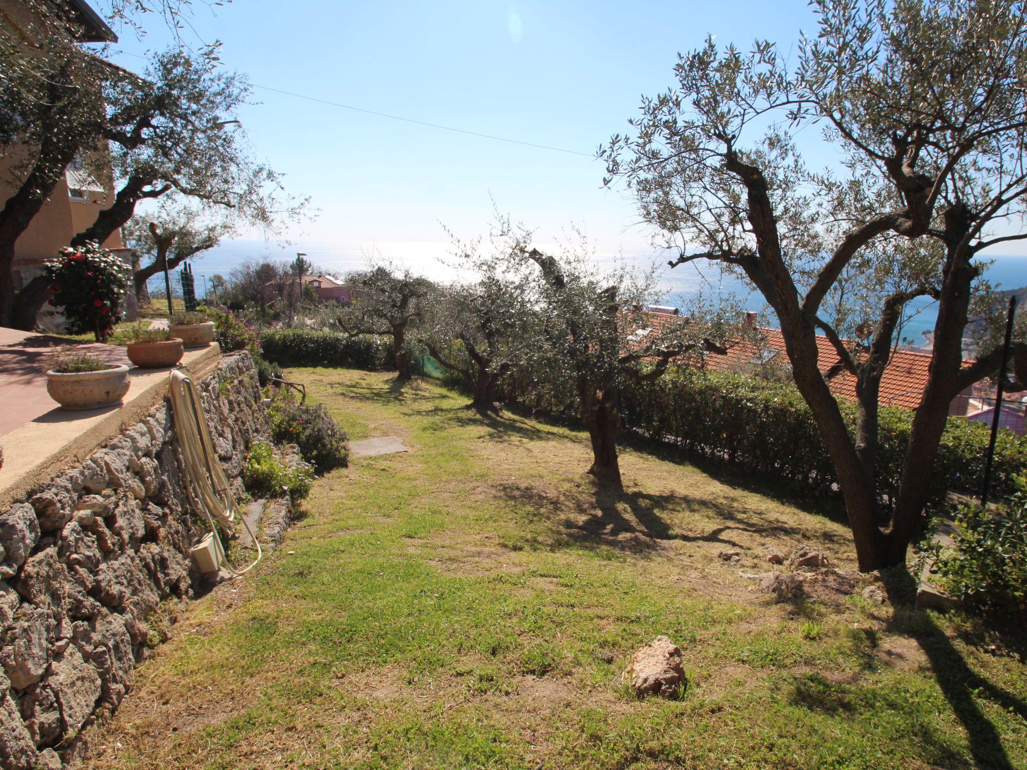 Foto 28 - Casa de 3 quartos em Finale Ligure com jardim e terraço