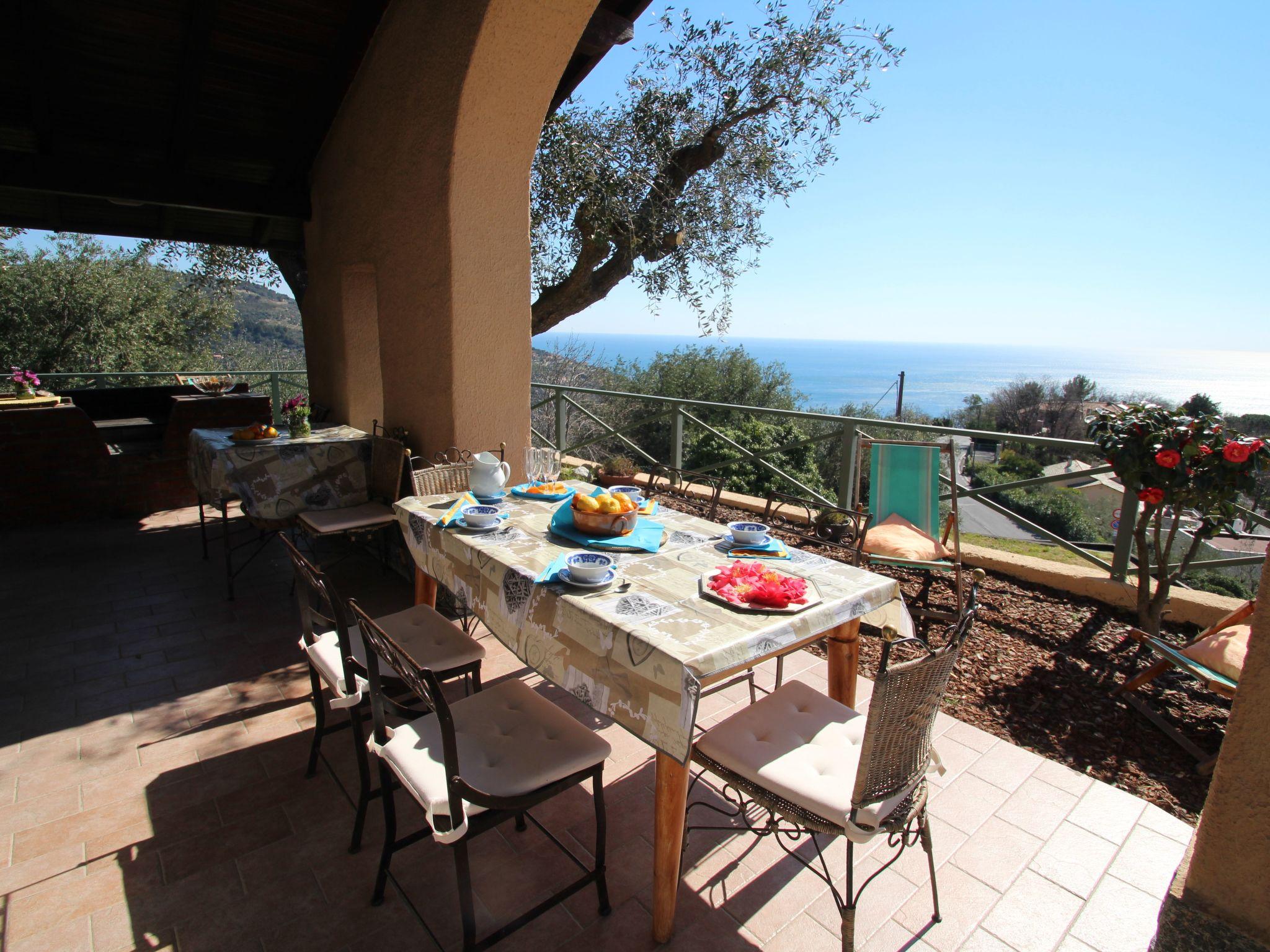Foto 5 - Casa de 3 habitaciones en Finale Ligure con terraza y vistas al mar