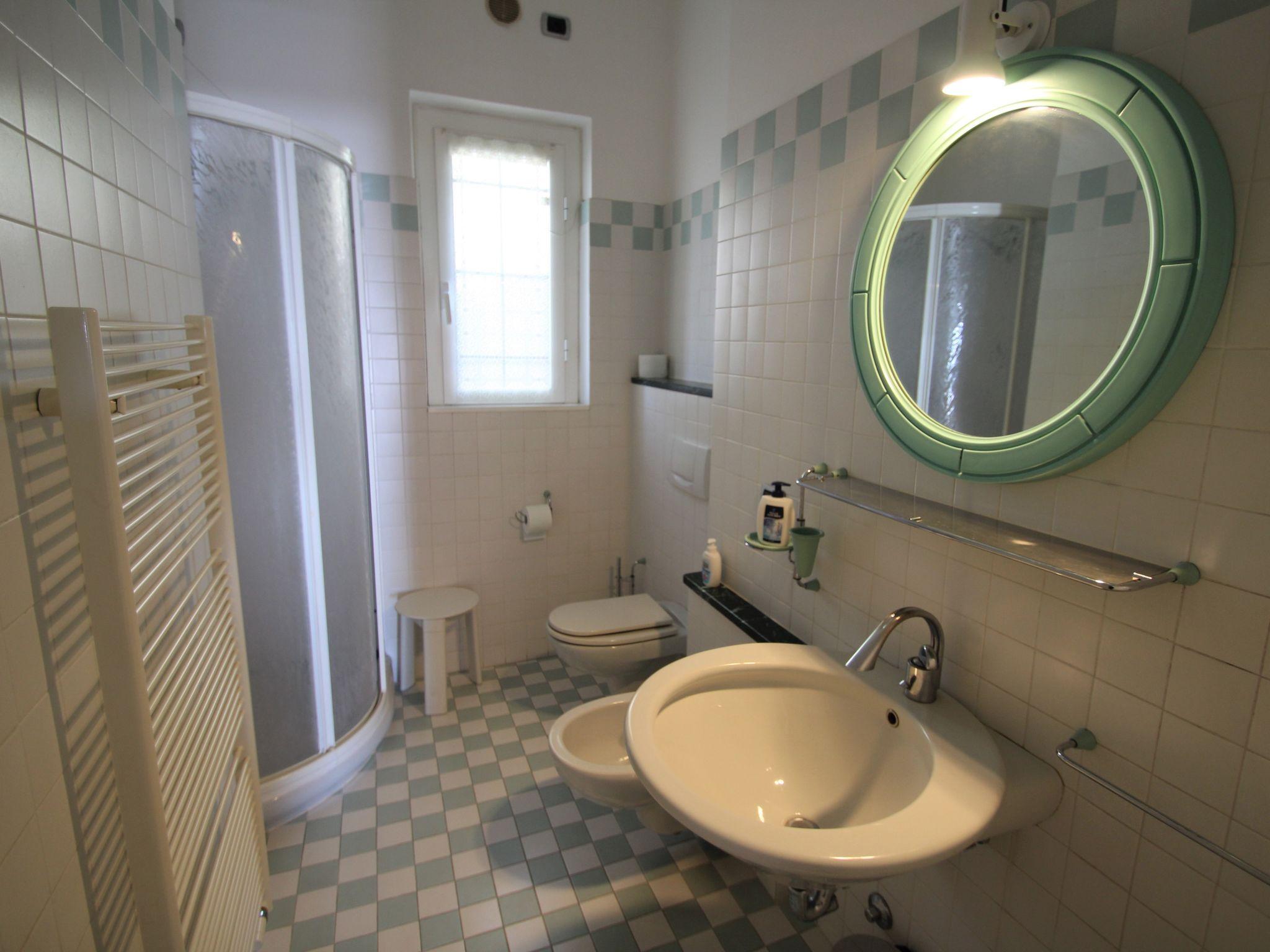 Photo 23 - 3 bedroom House in Finale Ligure with garden and terrace