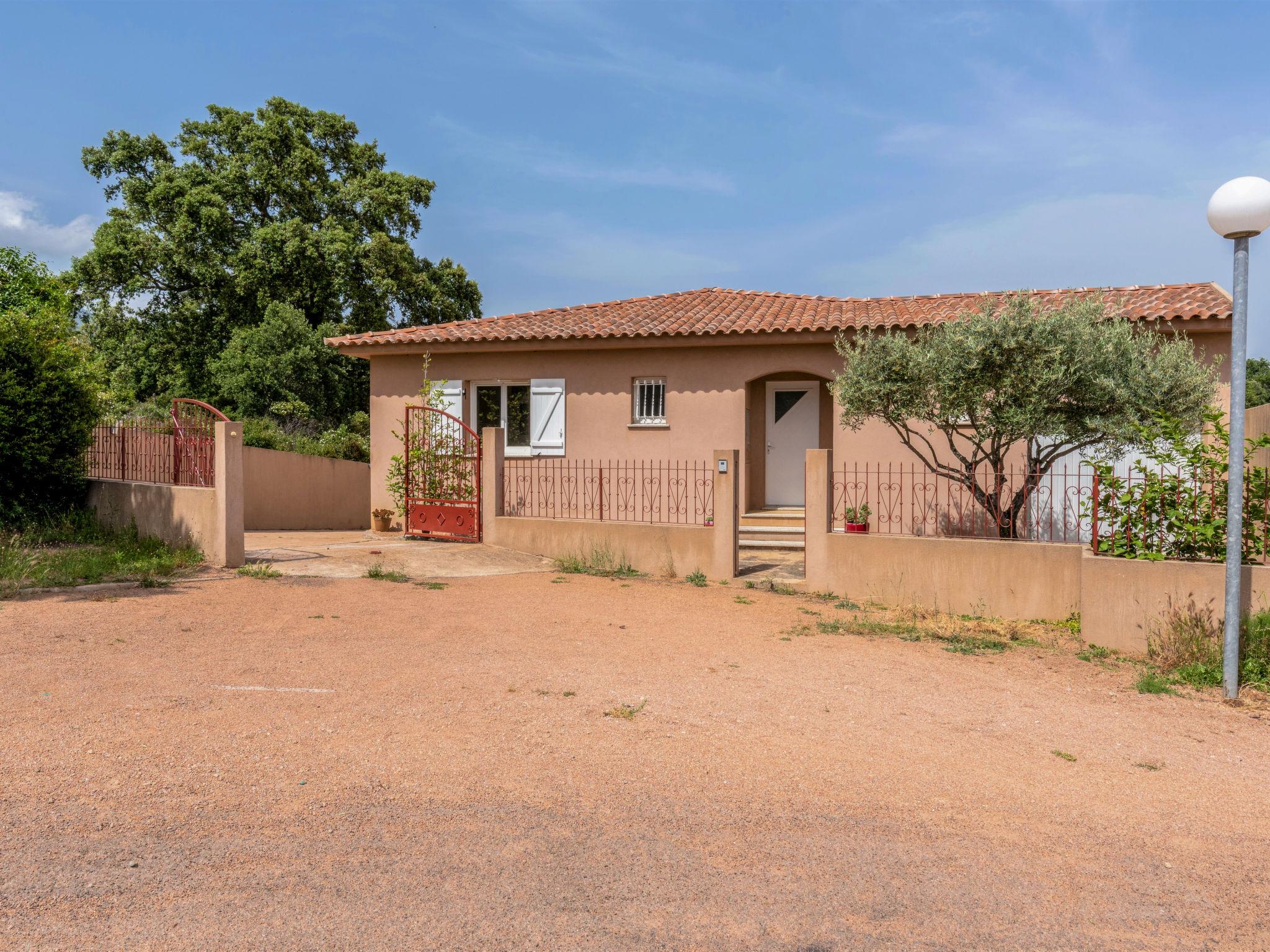 Foto 25 - Appartamento con 3 camere da letto a Porto-Vecchio con giardino e vista mare