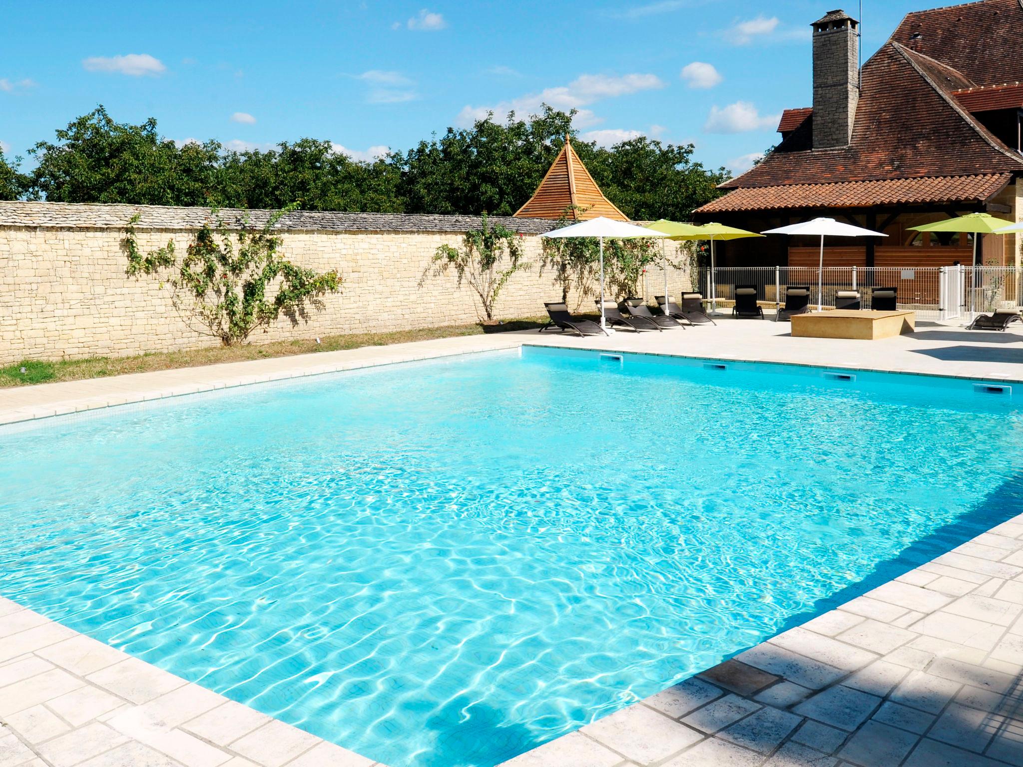 Photo 12 - Appartement de 2 chambres à Saint-Vincent-de-Cosse avec piscine et terrasse