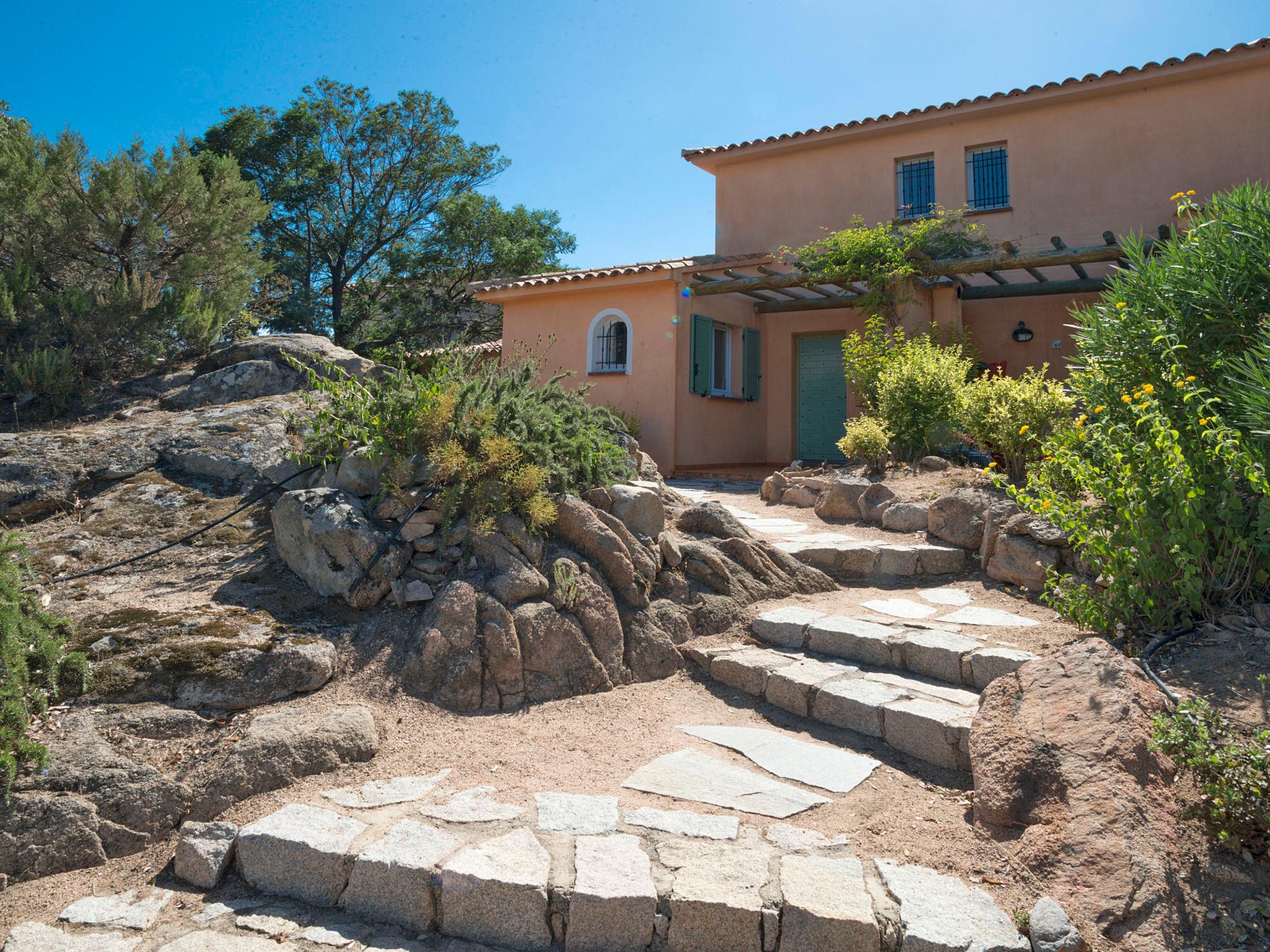 Foto 3 - Casa de 2 quartos em Porto-Vecchio com piscina e vistas do mar