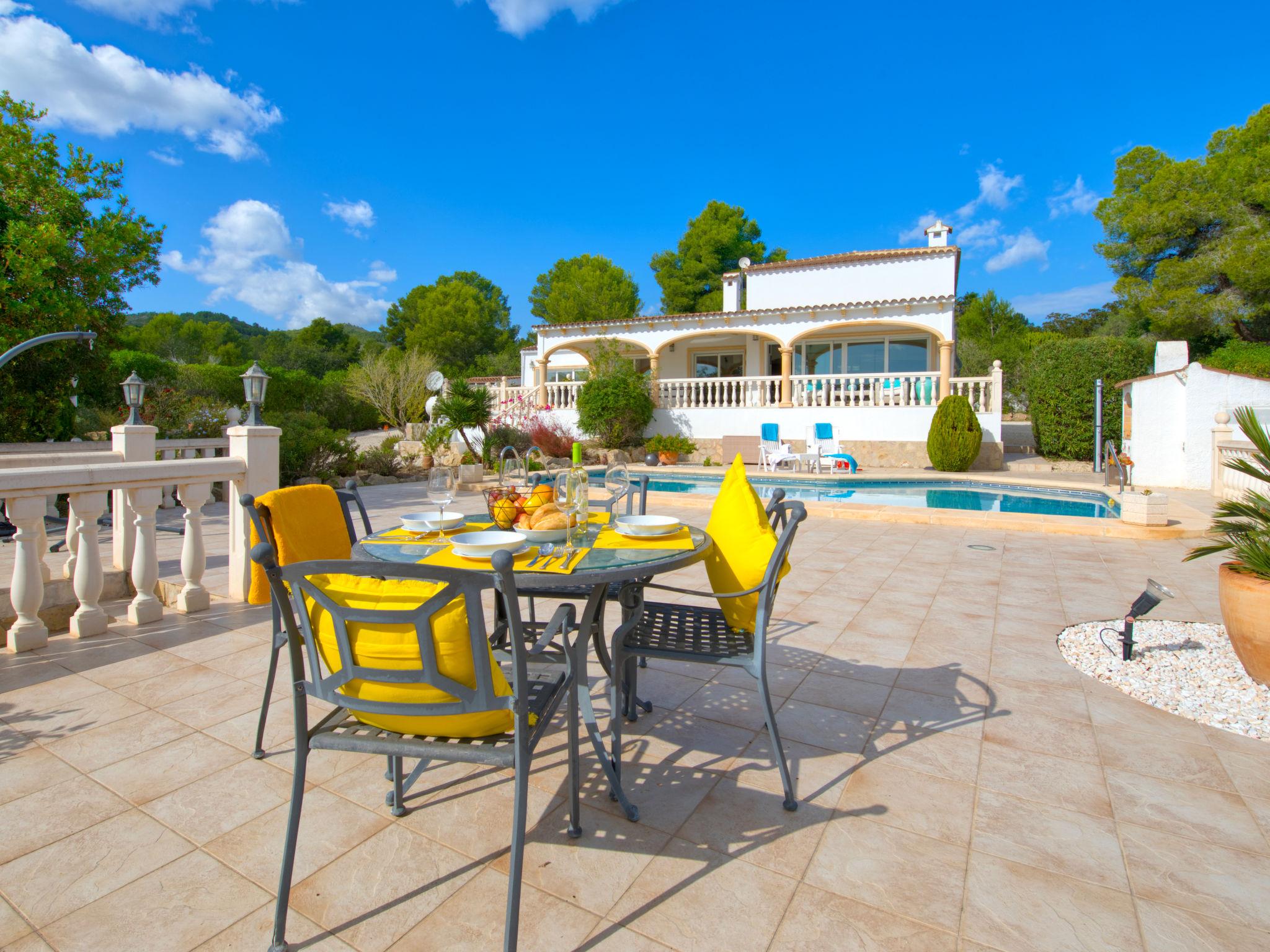 Foto 2 - Casa de 3 quartos em Jávea com piscina privada e jardim