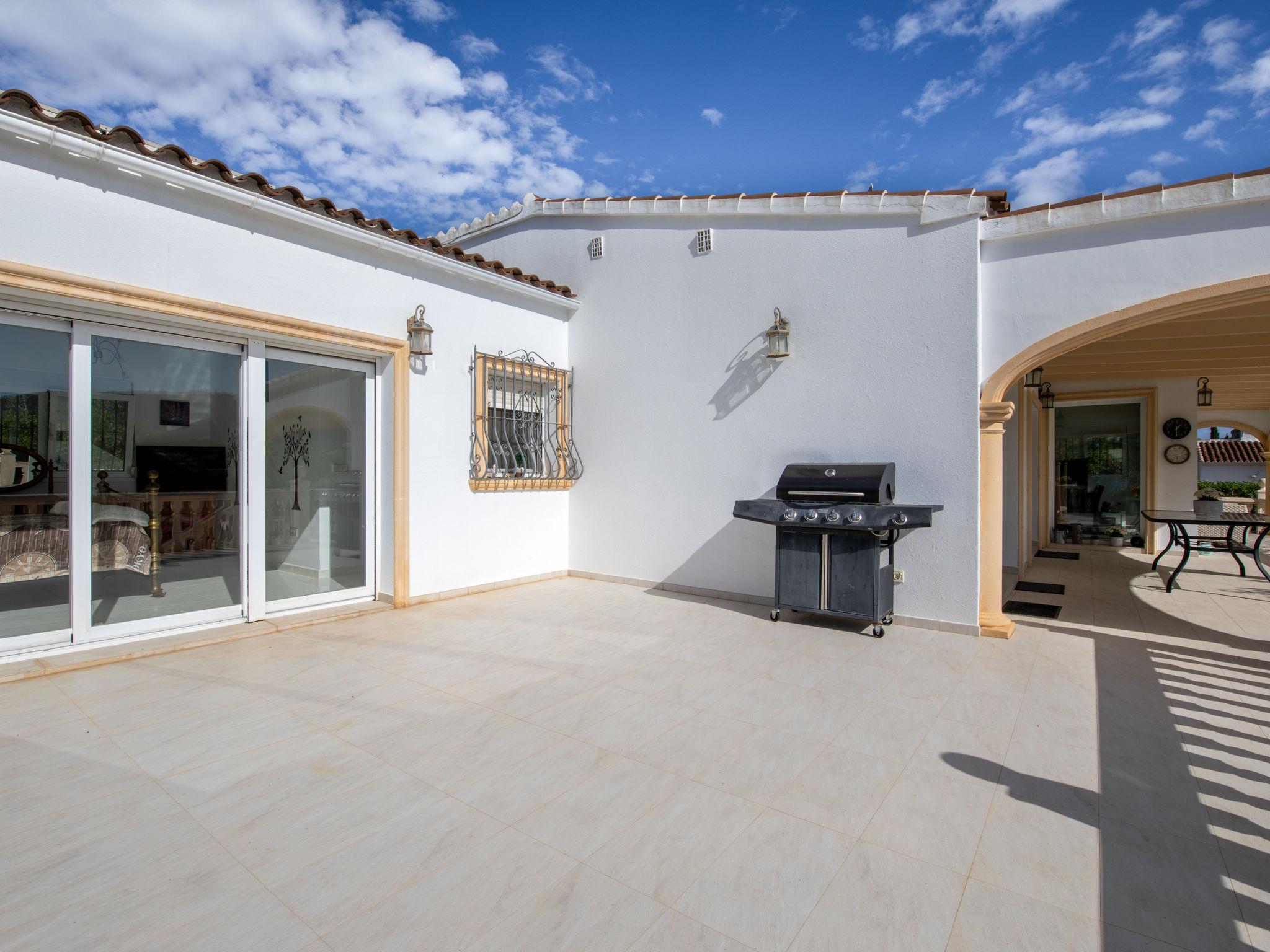 Foto 39 - Casa con 3 camere da letto a Jávea con piscina privata e giardino