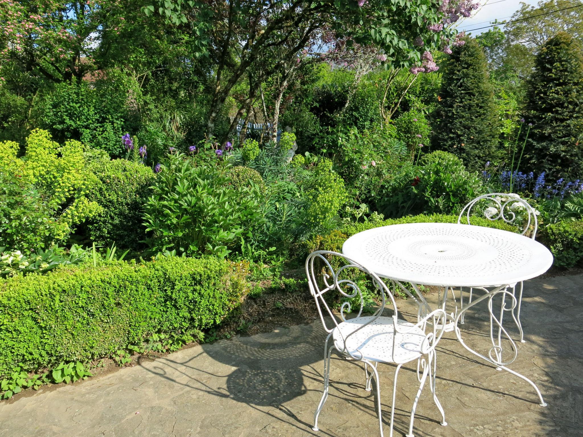 Photo 23 - Maison de 4 chambres à Saint-Sulpice-les-Feuilles avec piscine privée et jardin