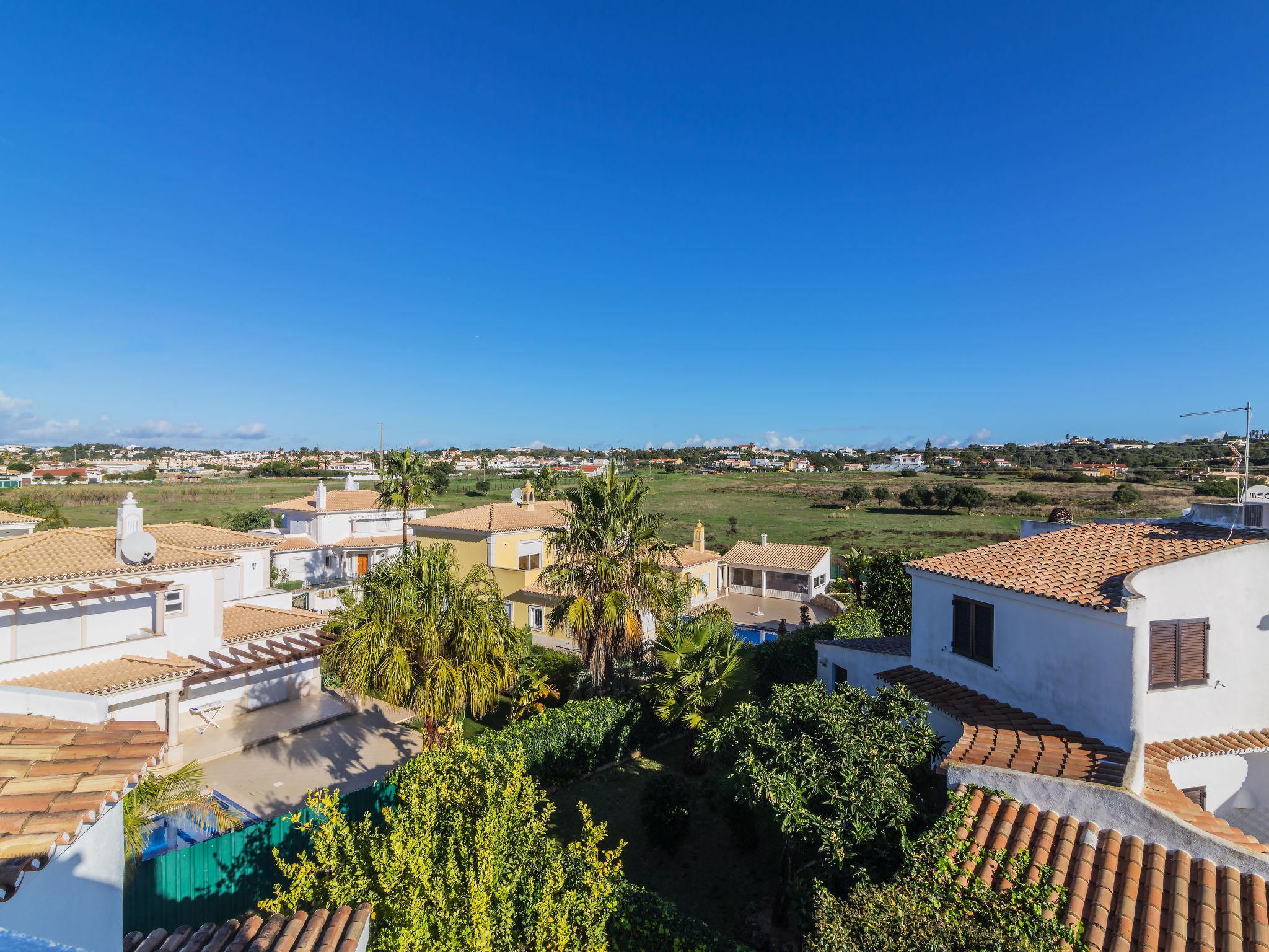 Foto 24 - Casa de 3 habitaciones en Albufeira con piscina privada y jardín