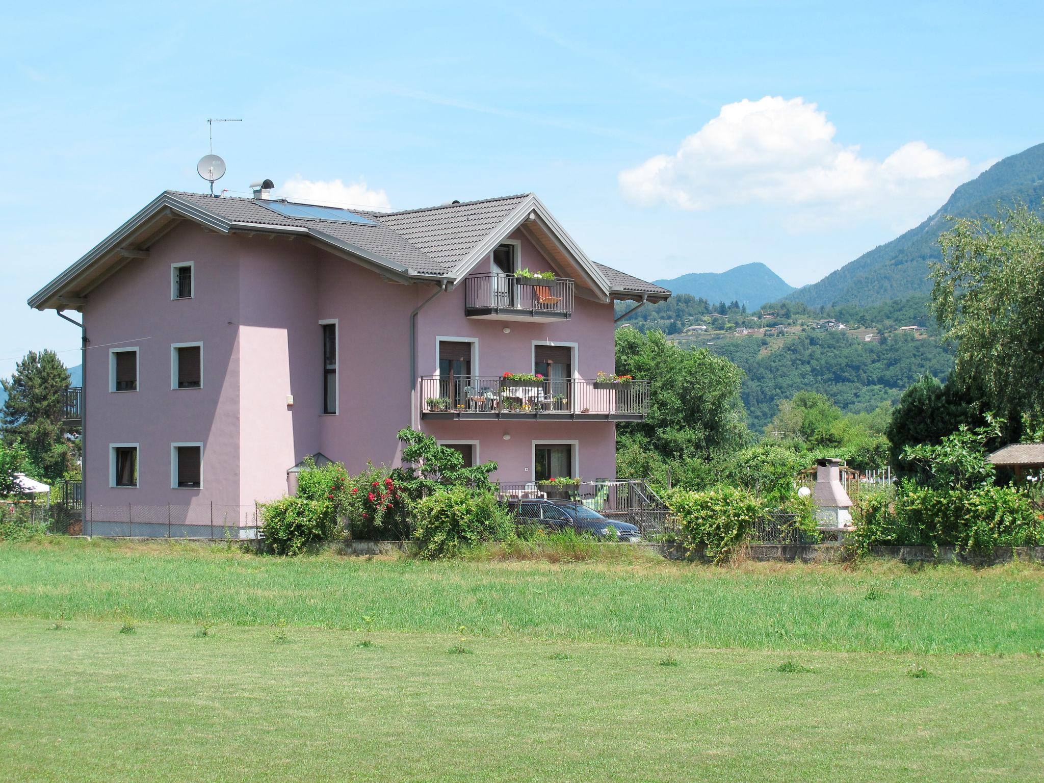 Foto 1 - Appartamento con 2 camere da letto a Calceranica al Lago con giardino e vista sulle montagne