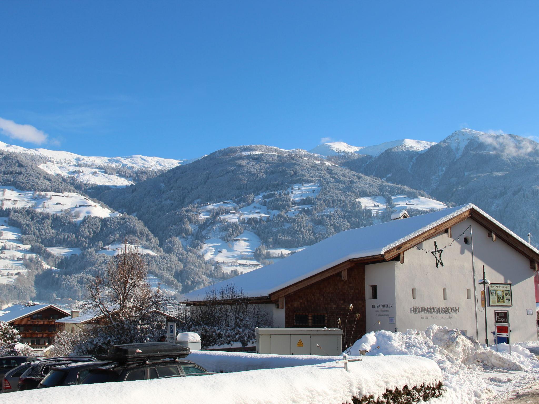 Foto 53 - Casa con 4 camere da letto a Fügen con giardino e vista sulle montagne