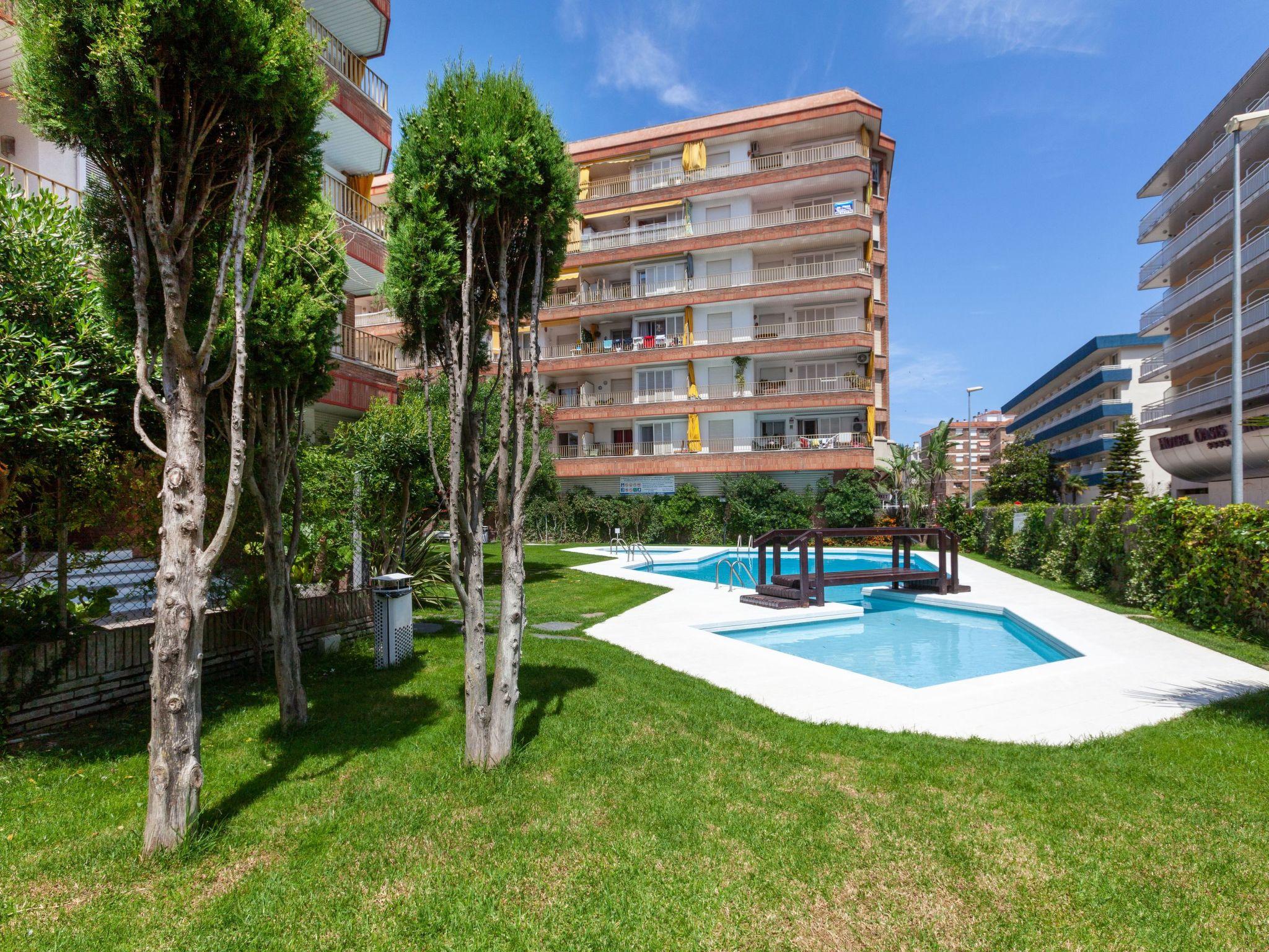 Foto 1 - Apartamento de 1 habitación en Lloret de Mar con piscina y jardín