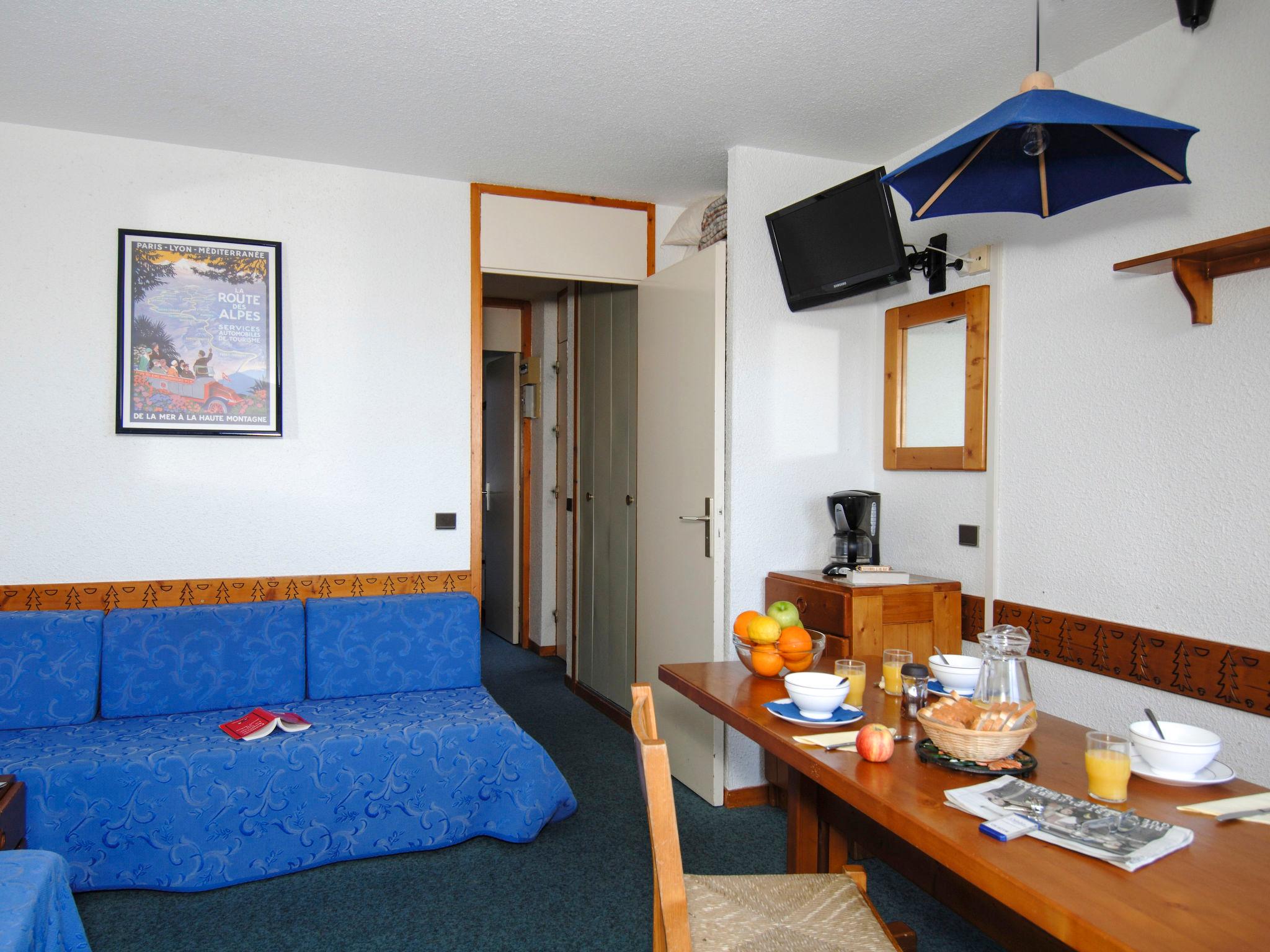 Foto 6 - Apartment mit 1 Schlafzimmer in Les Allues mit blick auf die berge