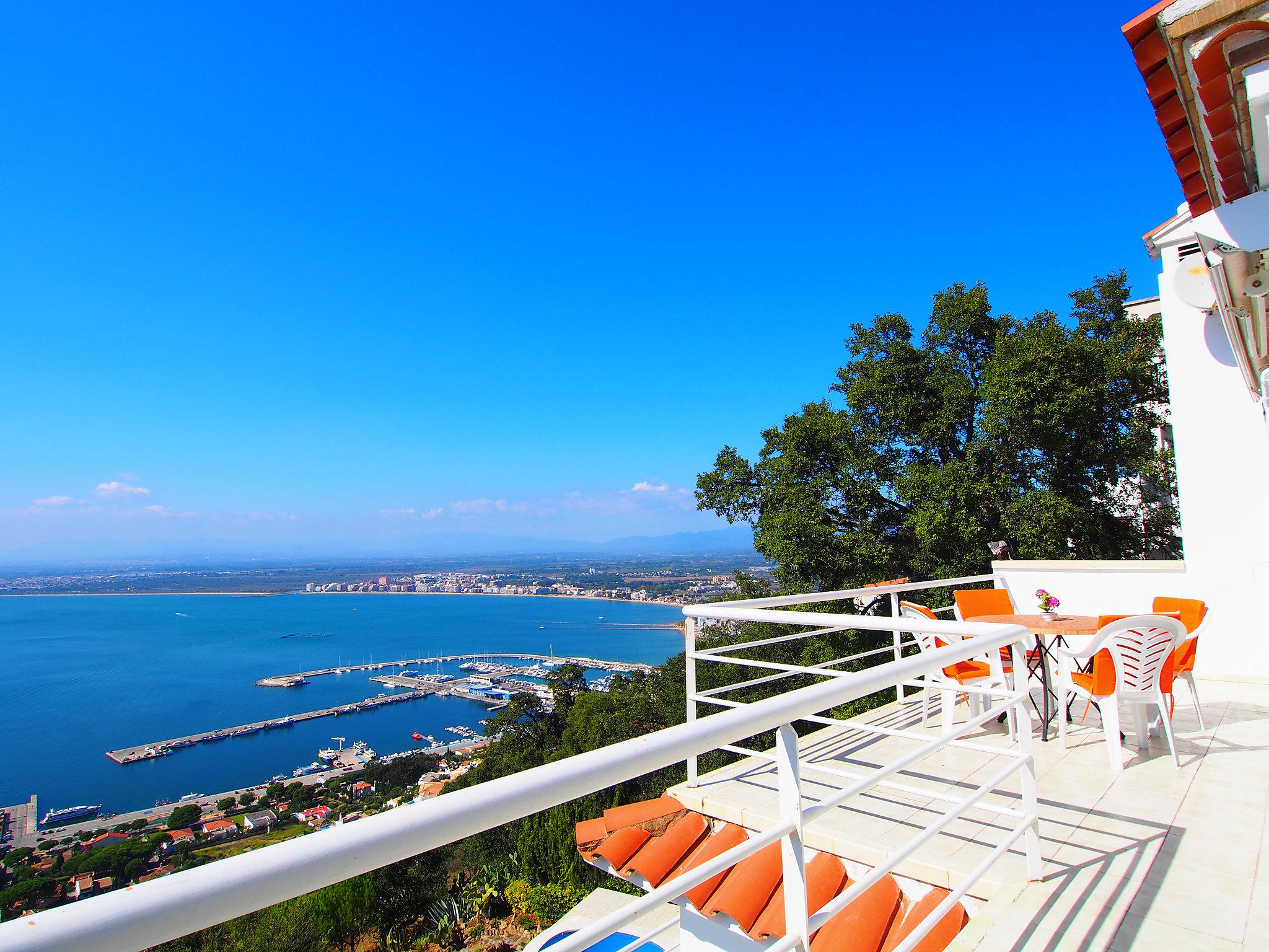 Photo 12 - Maison de 2 chambres à Roses avec terrasse et vues à la mer