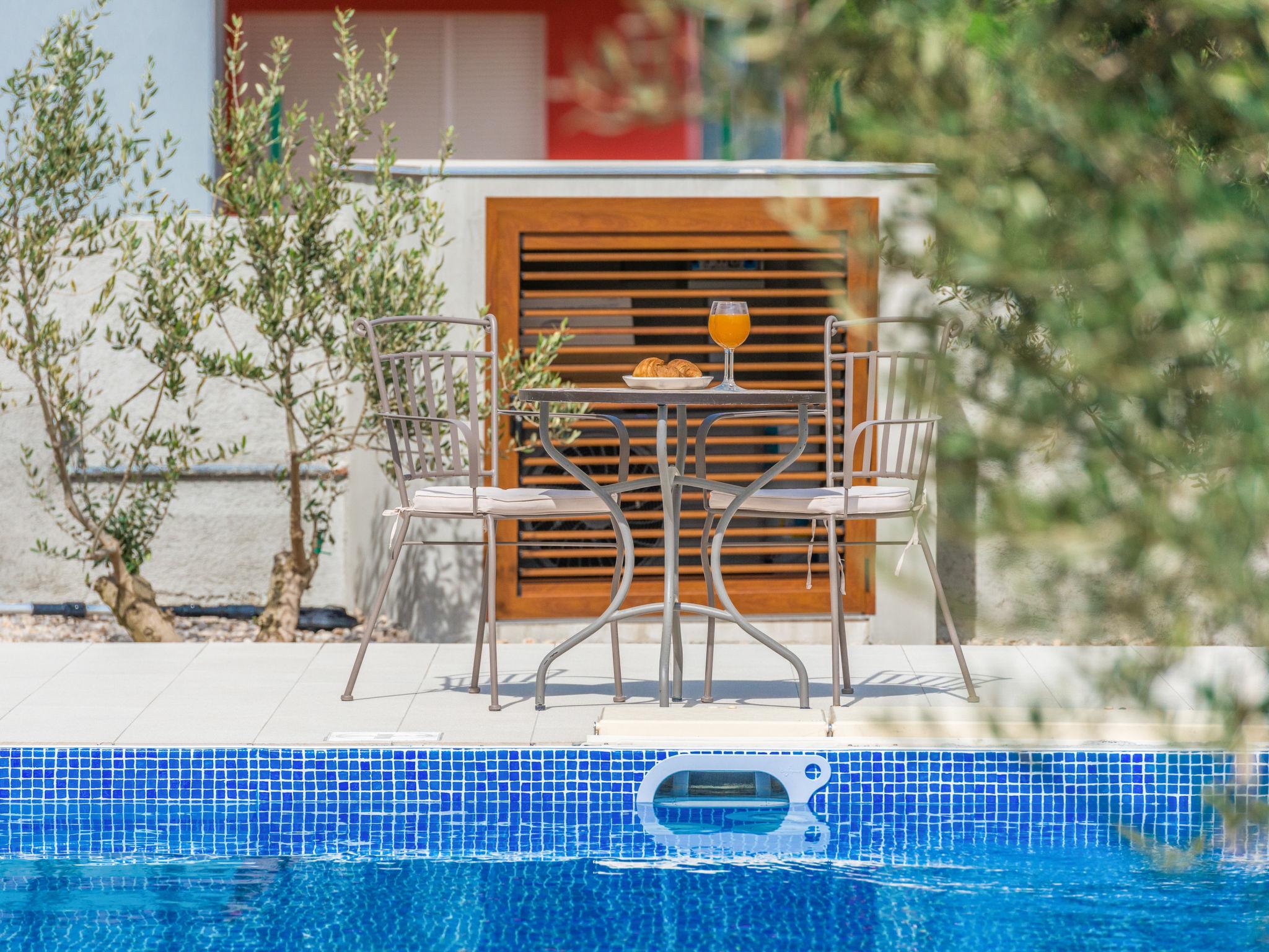 Photo 15 - Maison de 2 chambres à Sibenik avec piscine et jardin