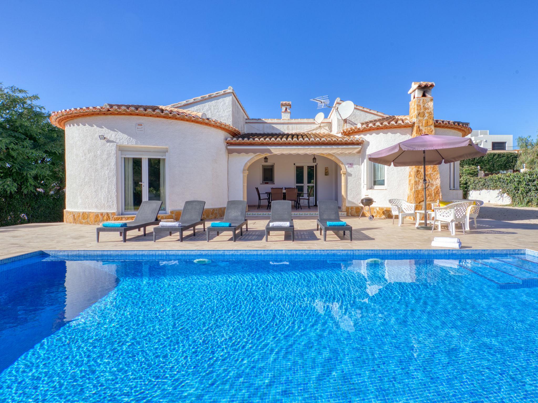 Foto 1 - Casa con 3 camere da letto a Jávea con piscina privata e giardino