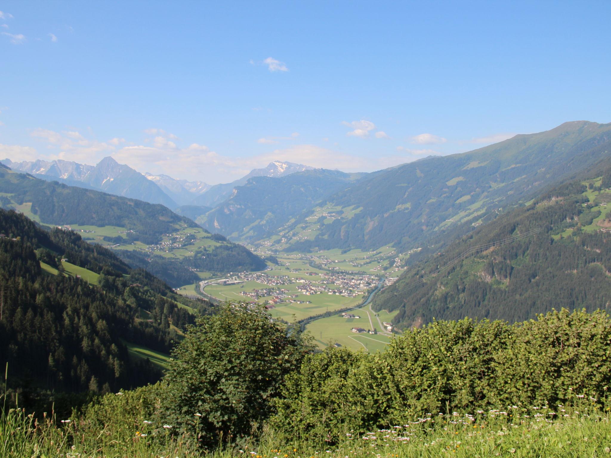 Foto 37 - Appartamento con 2 camere da letto a Aschau im Zillertal con giardino e vista sulle montagne