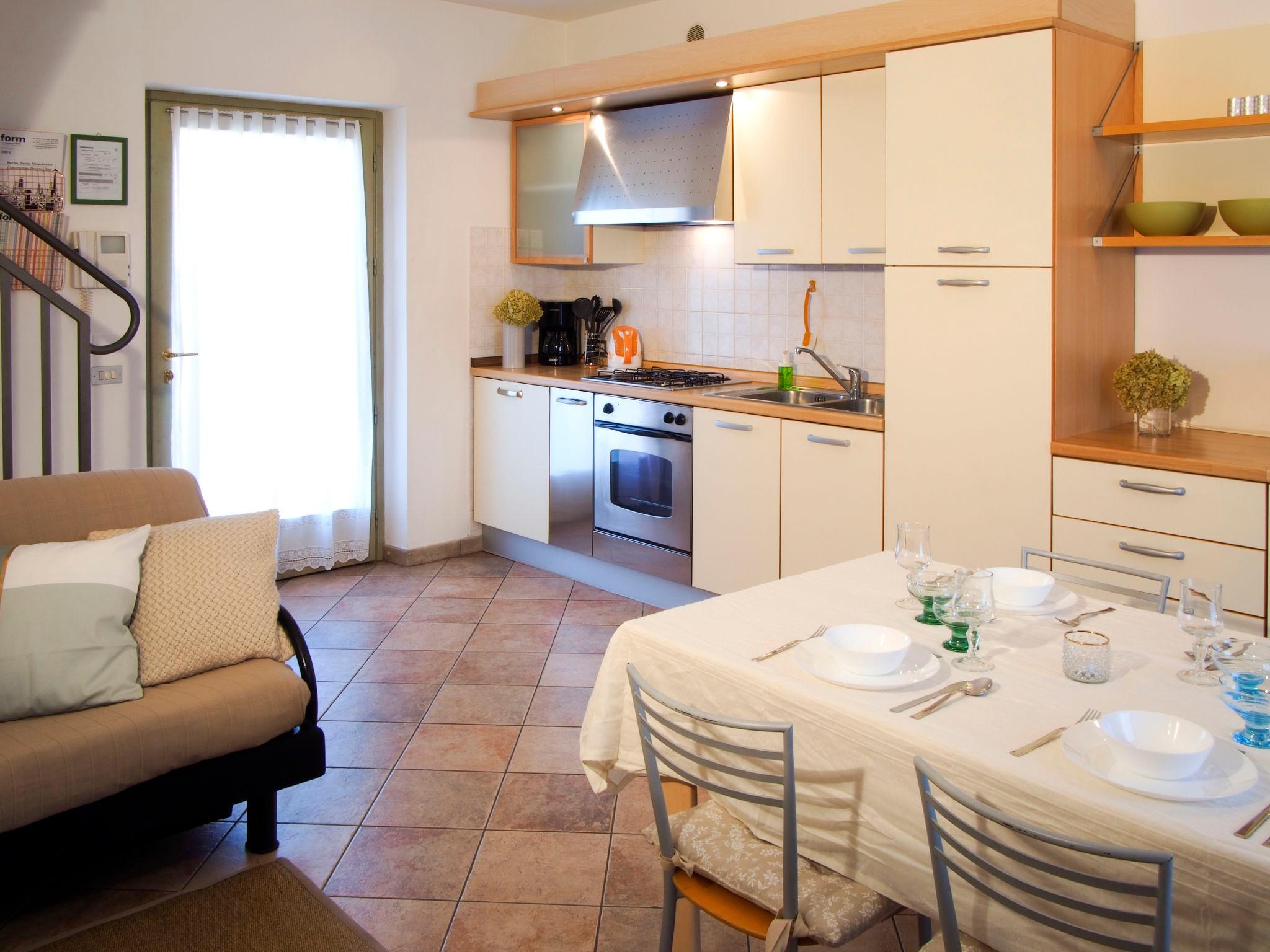 Foto 4 - Apartamento de 2 habitaciones en Costermano sul Garda con piscina y jardín