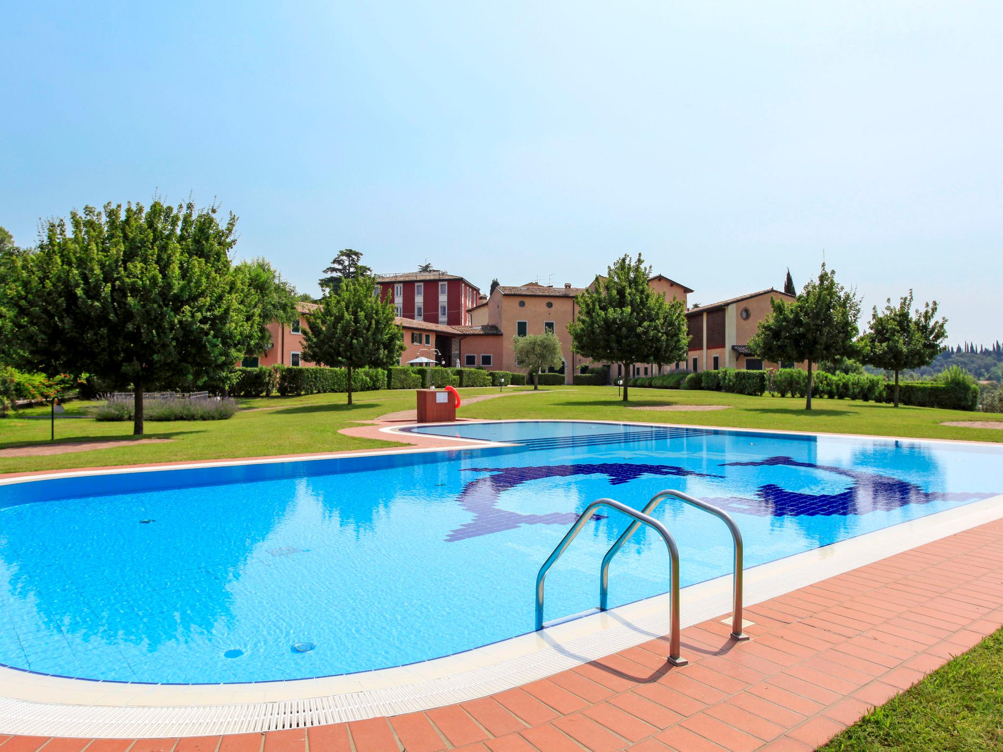 Foto 1 - Apartamento de 2 quartos em Costermano sul Garda com piscina e jardim