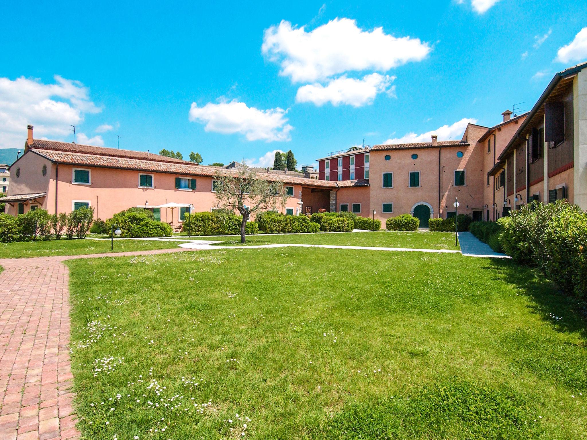 Foto 3 - Apartamento de 2 quartos em Costermano sul Garda com piscina e jardim