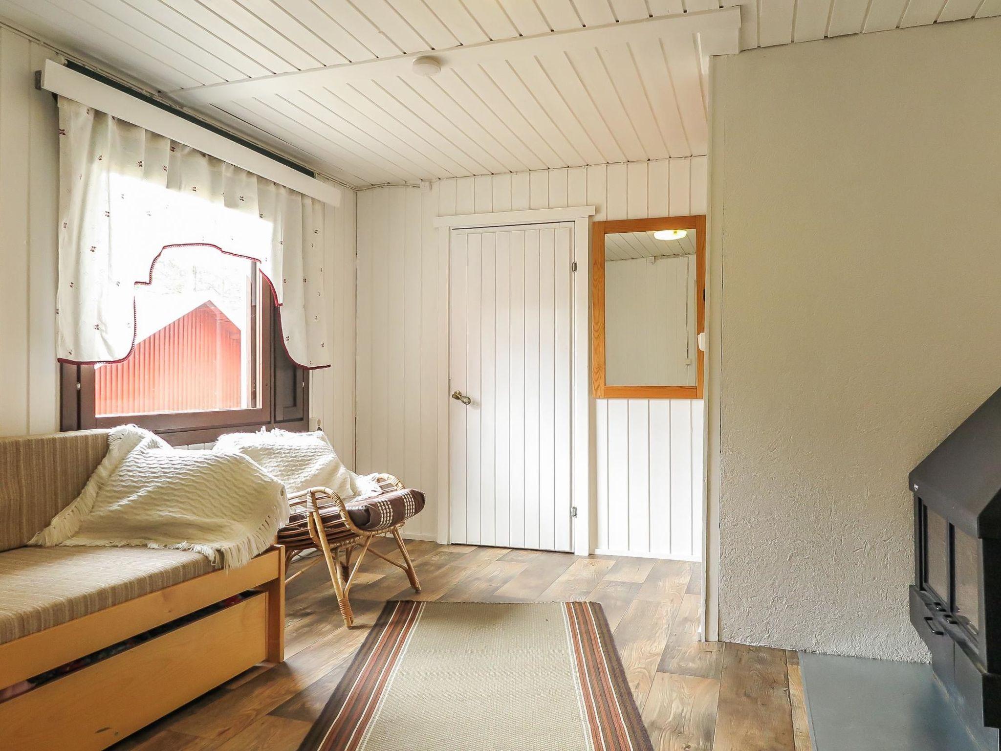 Foto 13 - Casa de 1 habitación en Ranua con sauna y vistas a la montaña