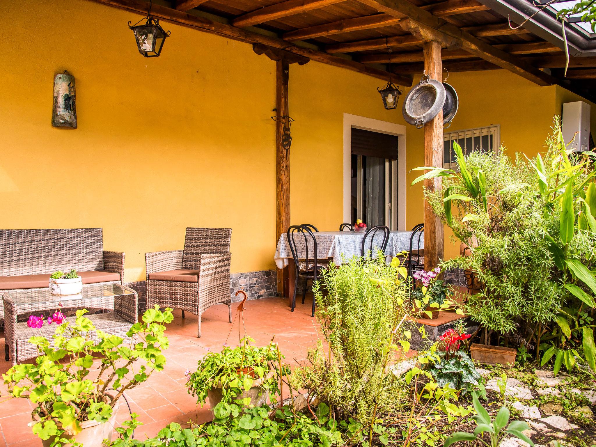 Photo 3 - Maison de 2 chambres à Mascali avec jardin et terrasse