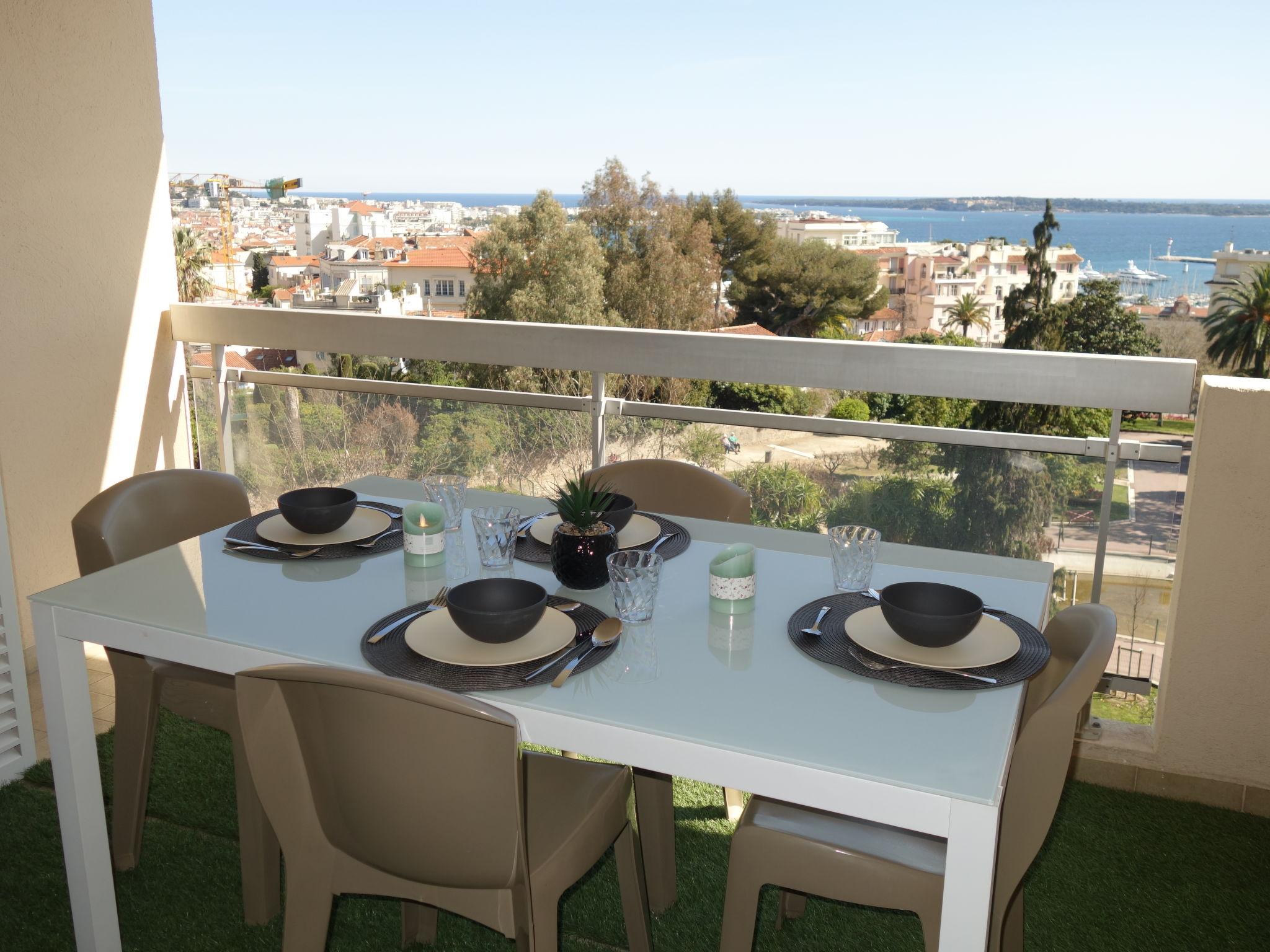 Photo 3 - Appartement de 2 chambres à Cannes avec piscine et vues à la mer