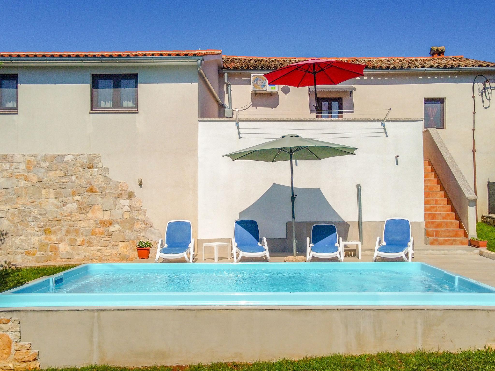 Photo 13 - Maison de 3 chambres à Gračišće avec piscine privée et terrasse