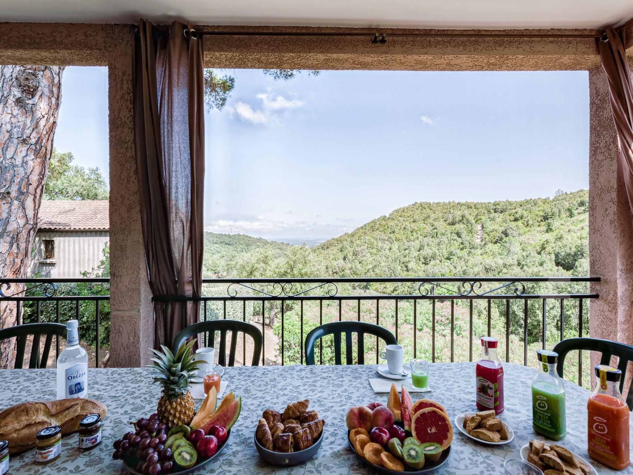 Foto 3 - Casa con 4 camere da letto a Pietroso con piscina e vista mare