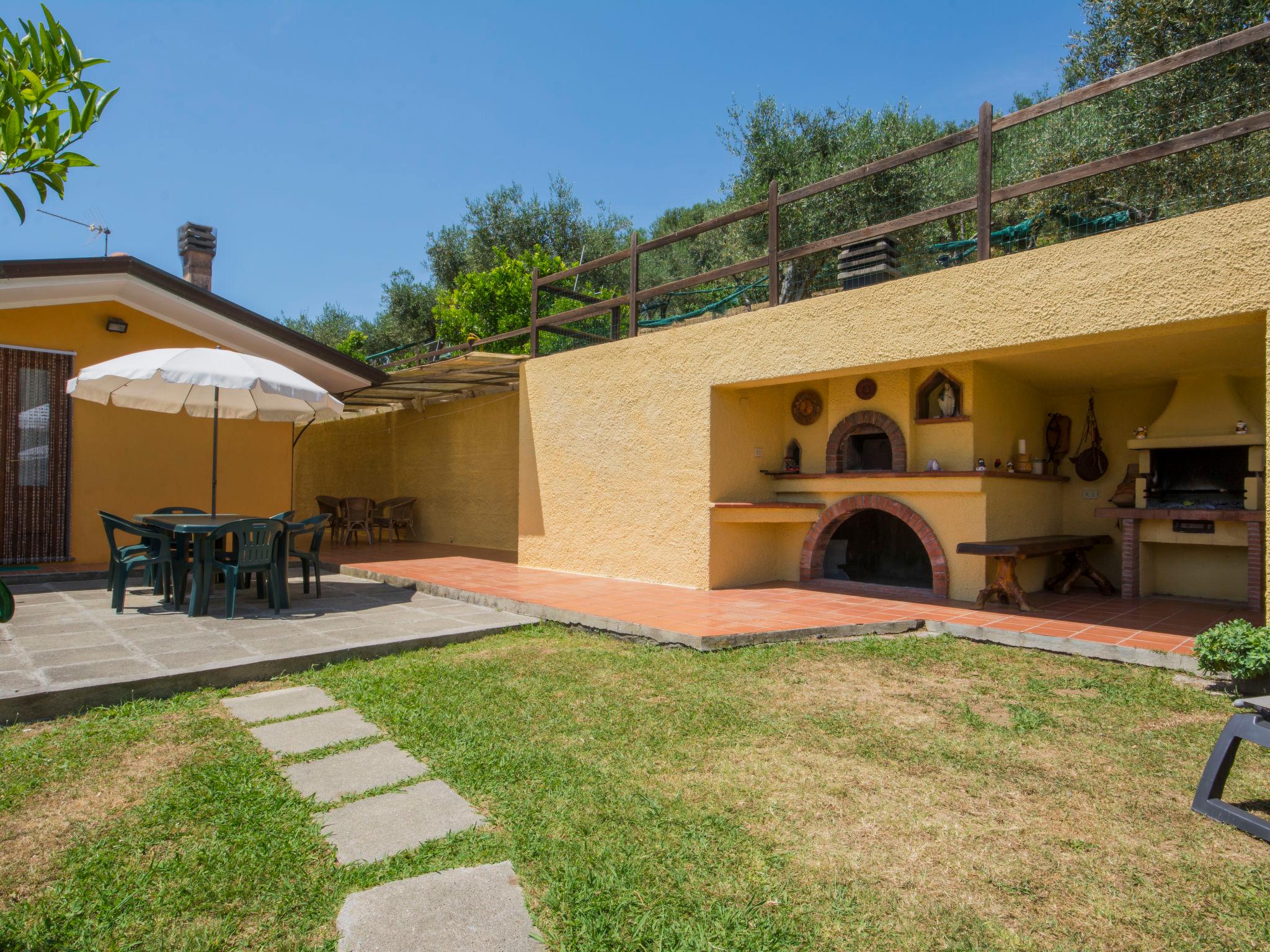 Foto 17 - Casa de 2 habitaciones en Massarosa con jardín y vistas al mar