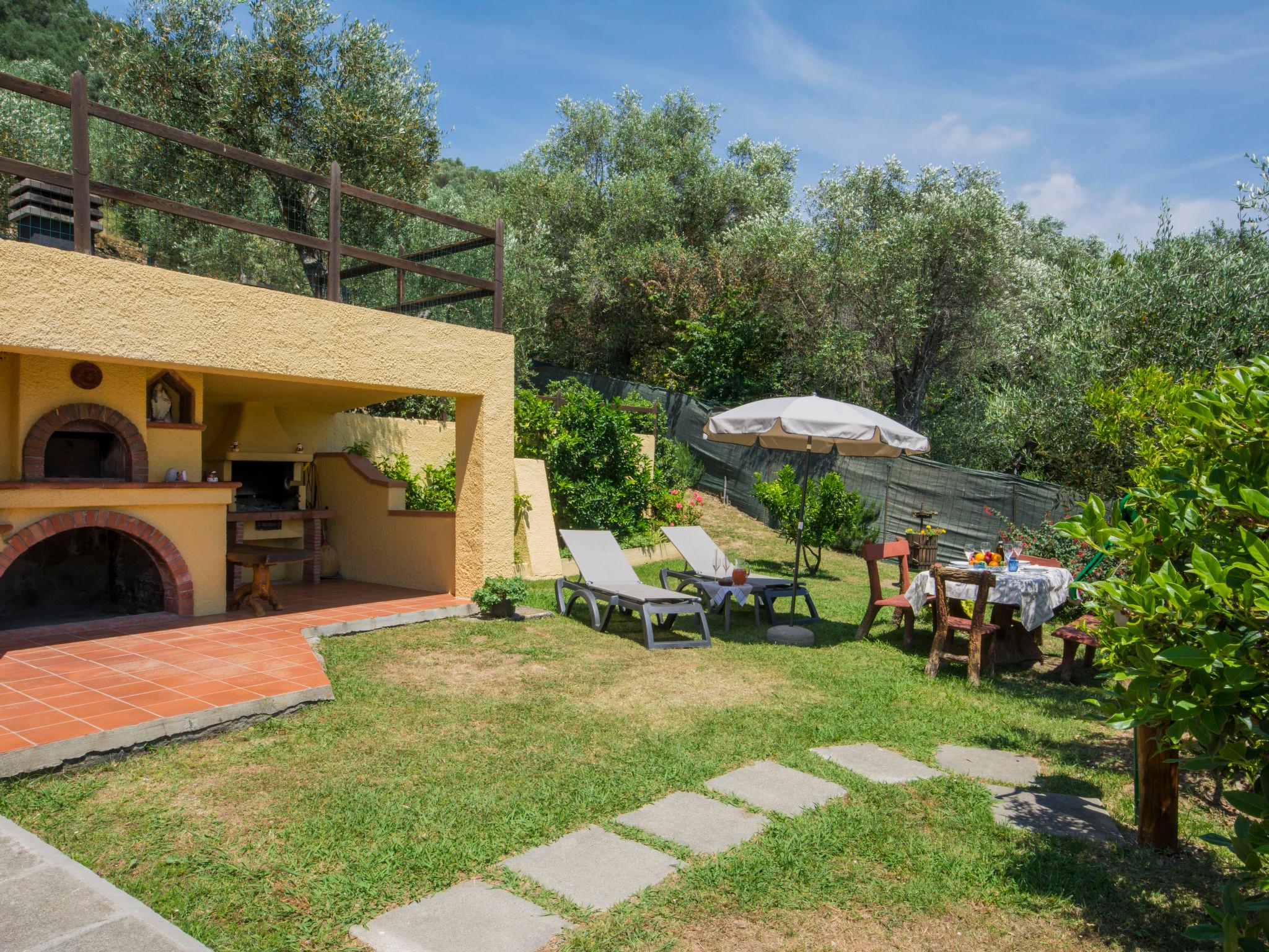 Photo 2 - Maison de 2 chambres à Massarosa avec jardin