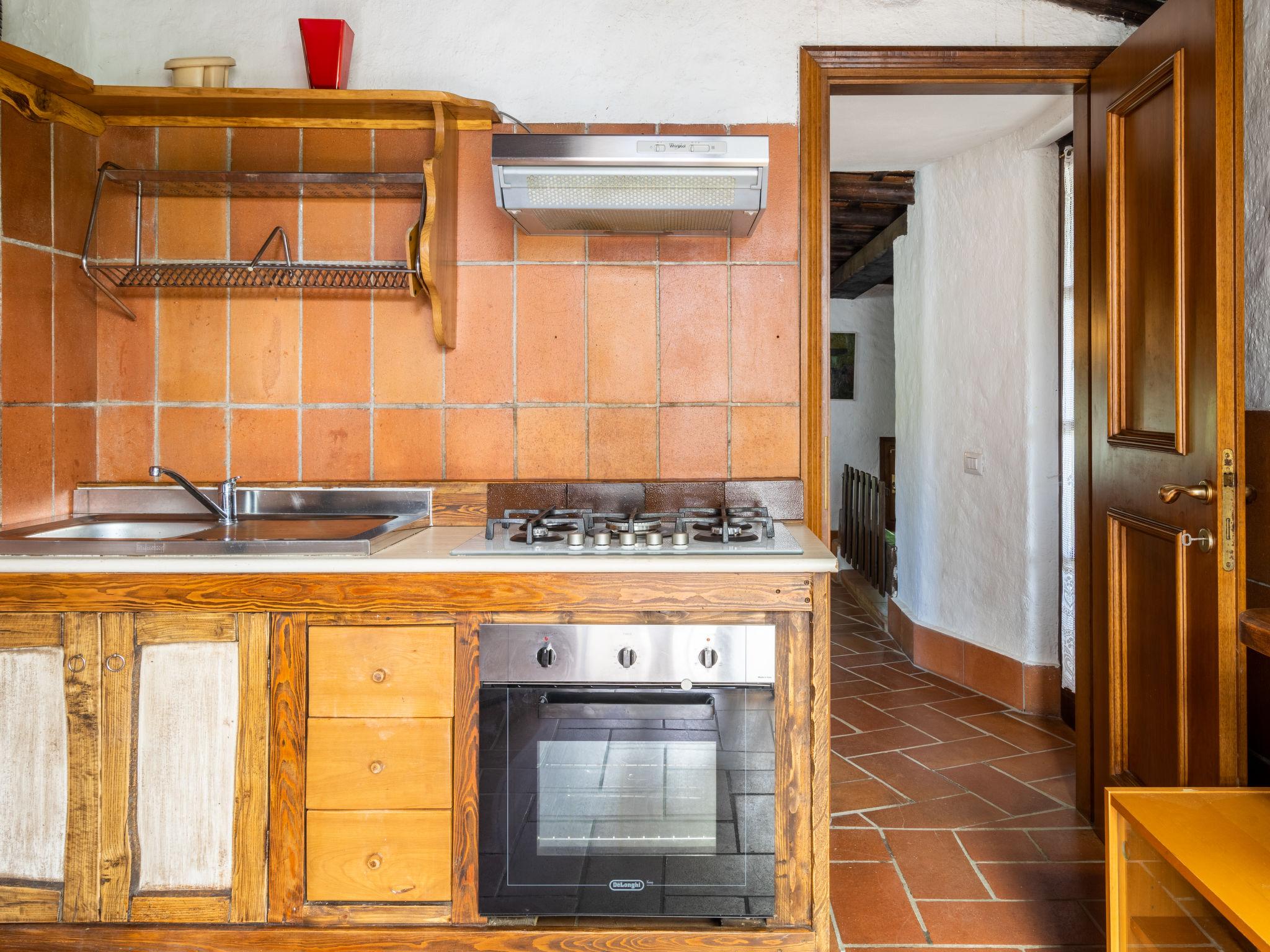 Photo 10 - Maison de 2 chambres à Leggiuno avec terrasse et vues sur la montagne