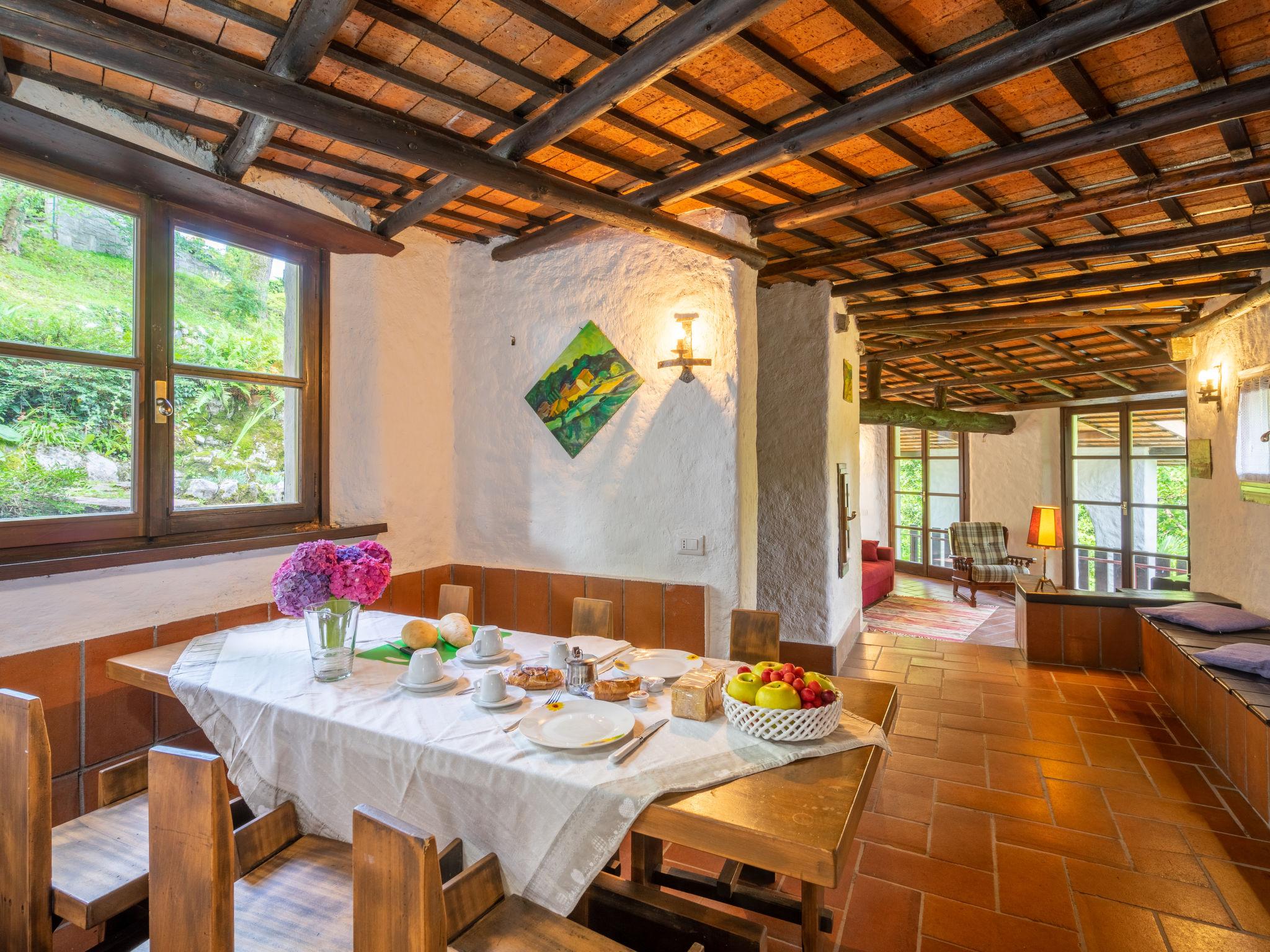 Photo 8 - Maison de 2 chambres à Leggiuno avec terrasse et vues sur la montagne