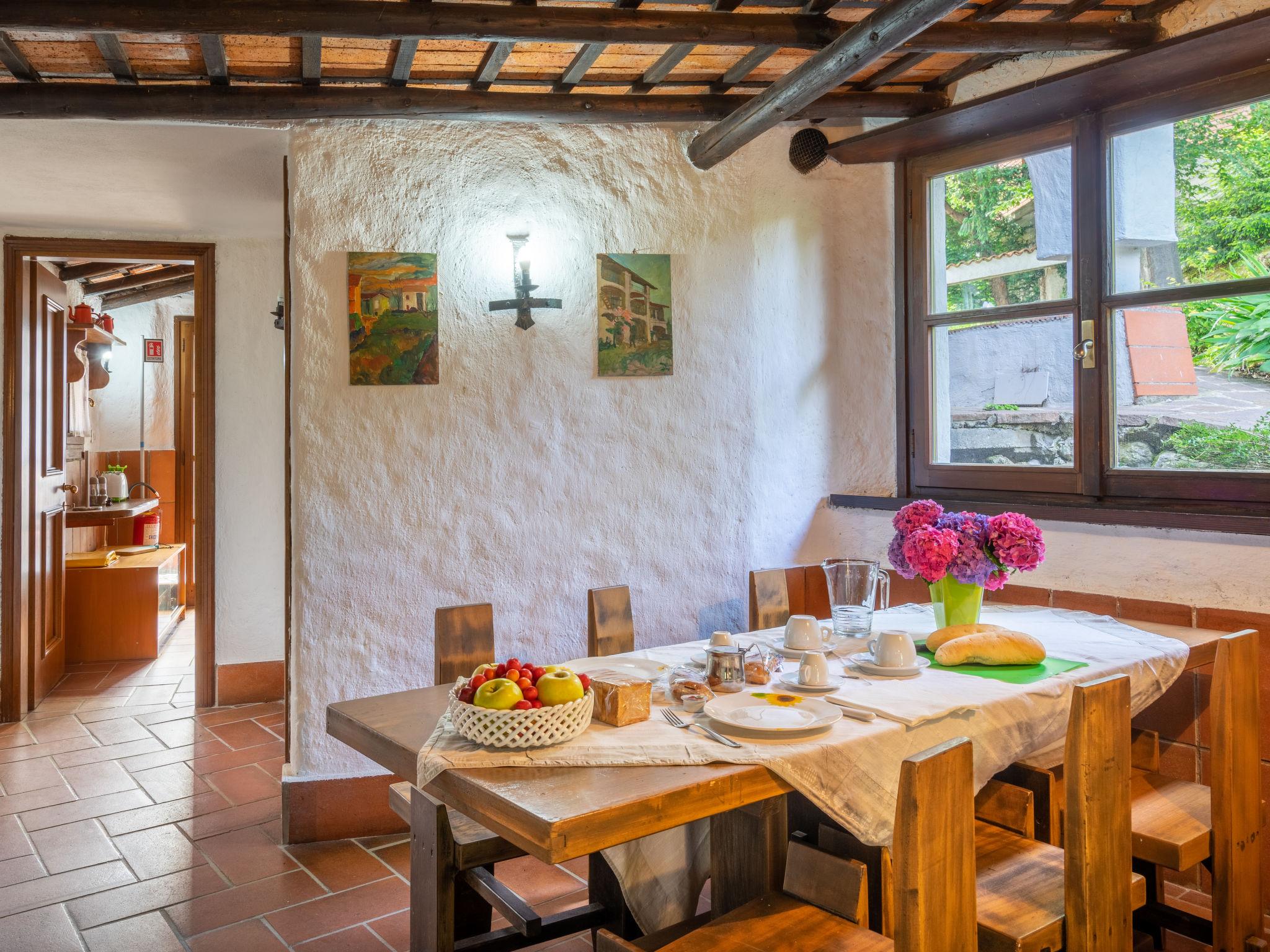 Photo 9 - Maison de 2 chambres à Leggiuno avec terrasse et vues sur la montagne