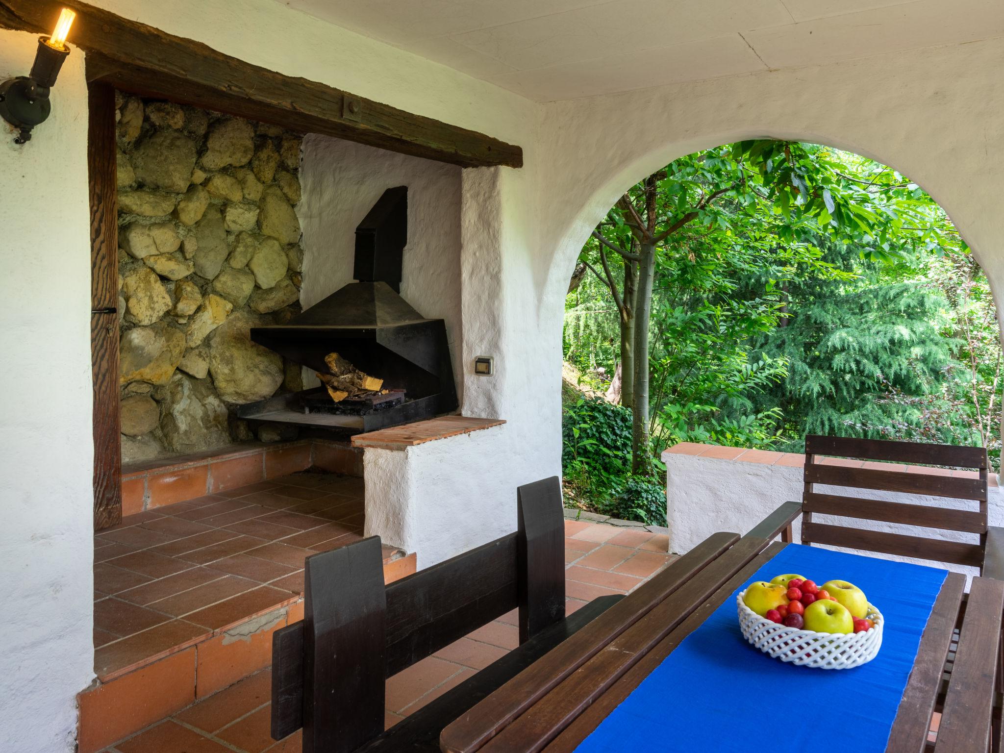 Photo 3 - Maison de 2 chambres à Leggiuno avec terrasse et vues sur la montagne