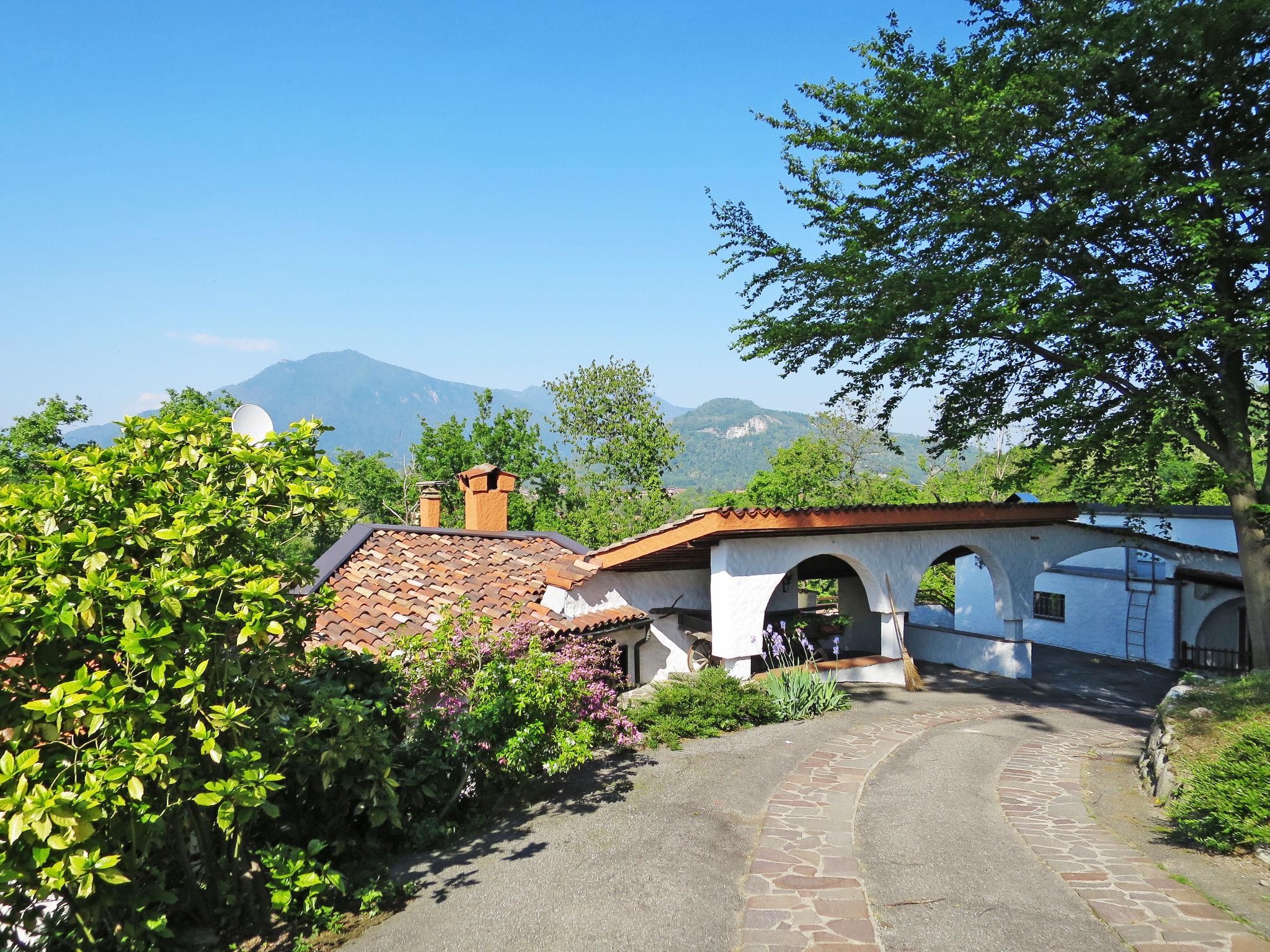 Foto 16 - Casa de 2 quartos em Leggiuno com terraço e vista para a montanha